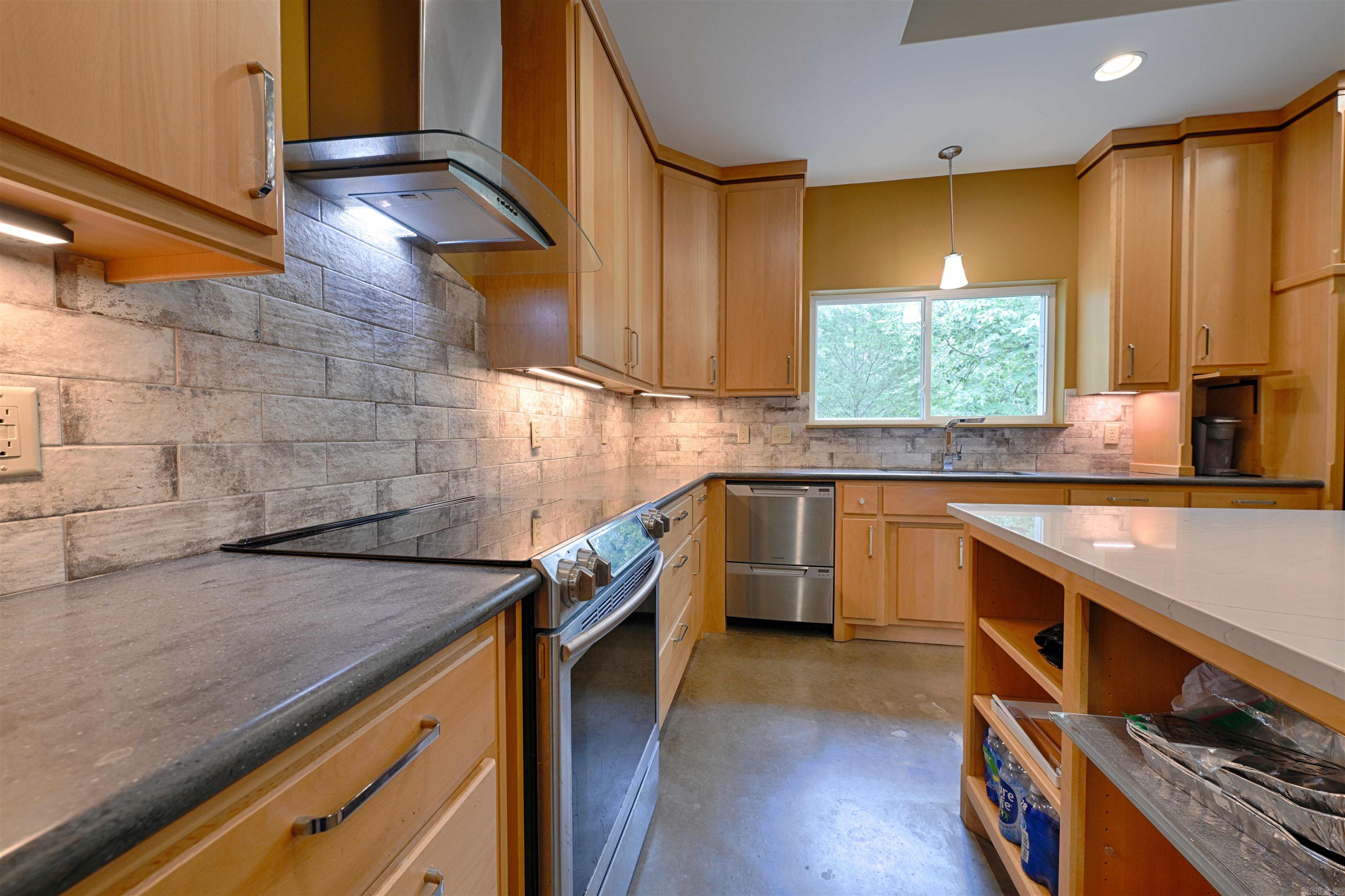 MAZARN ESTATES - Residential