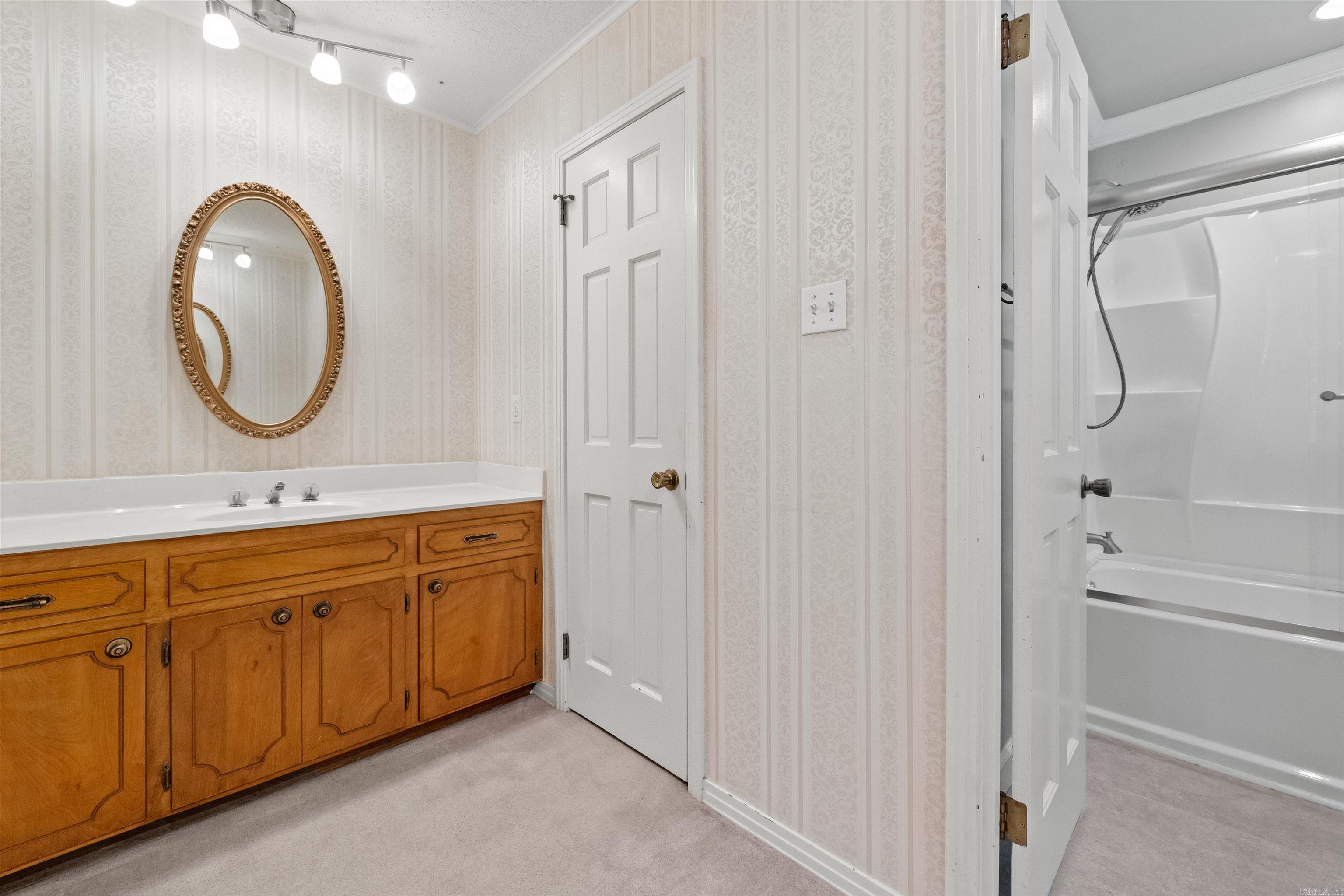 LAKEWOOD NE - Residential