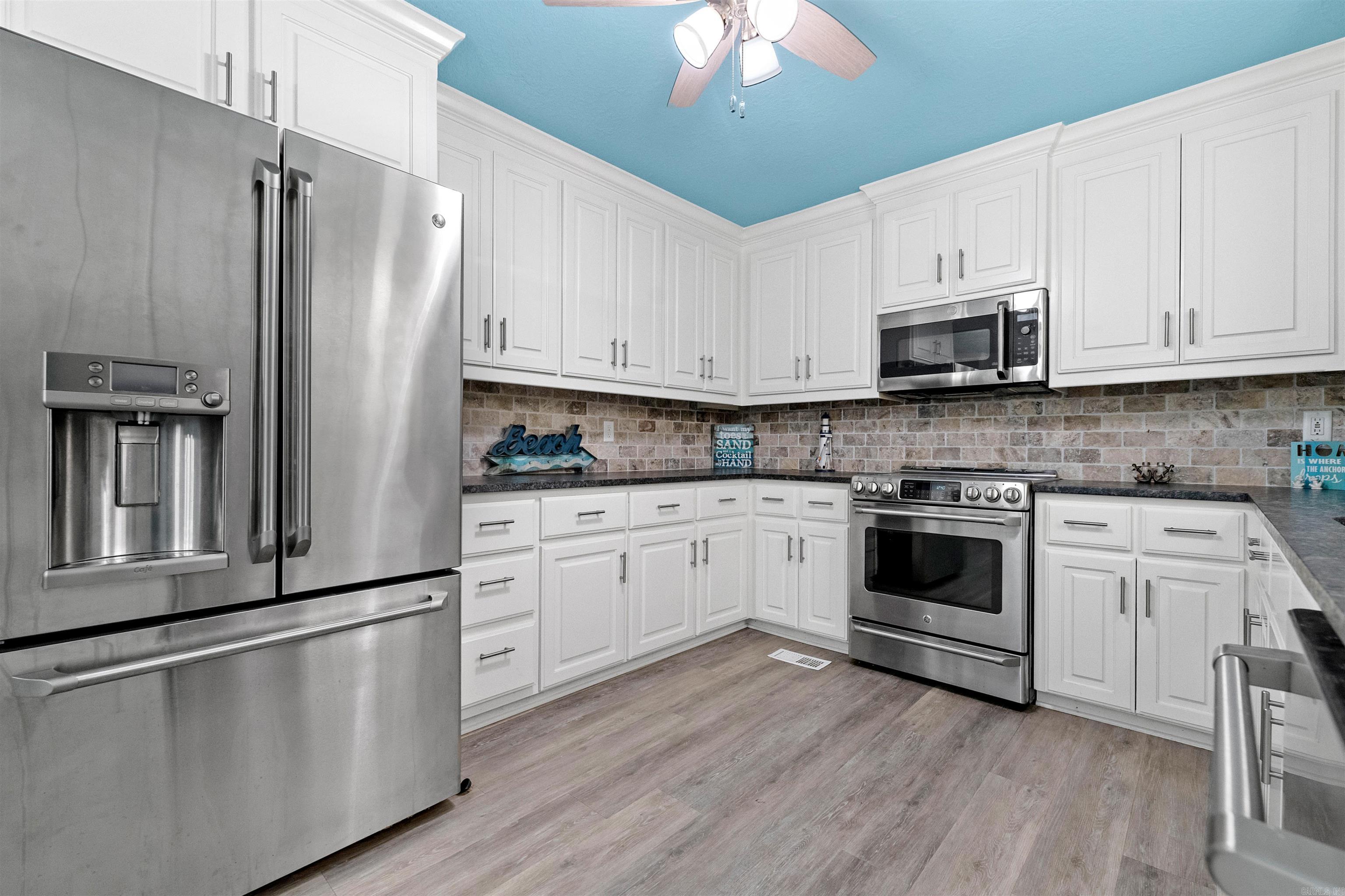 LAKEWOOD NE - Residential