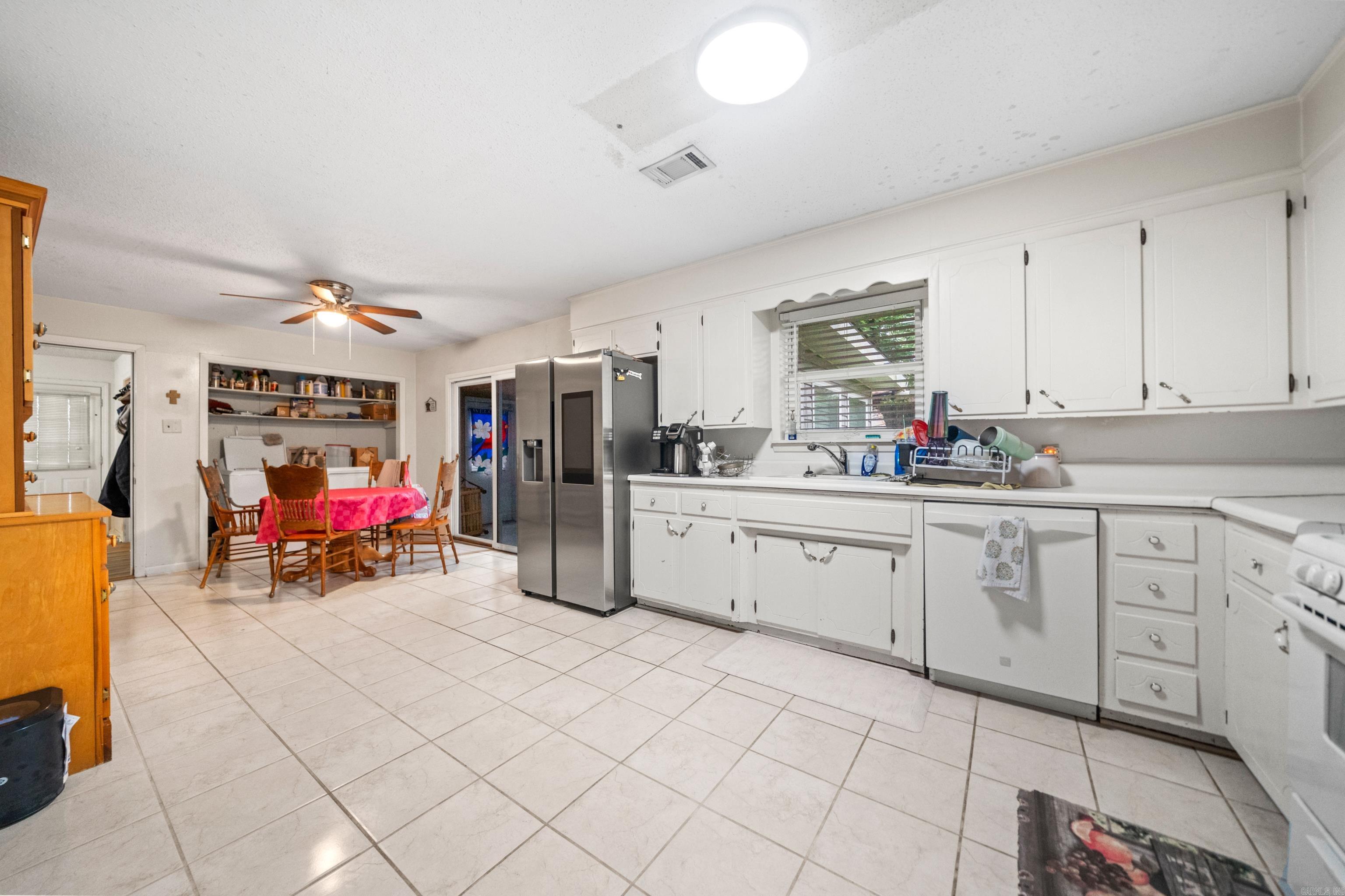 WEST WE GO ESTATES - Residential