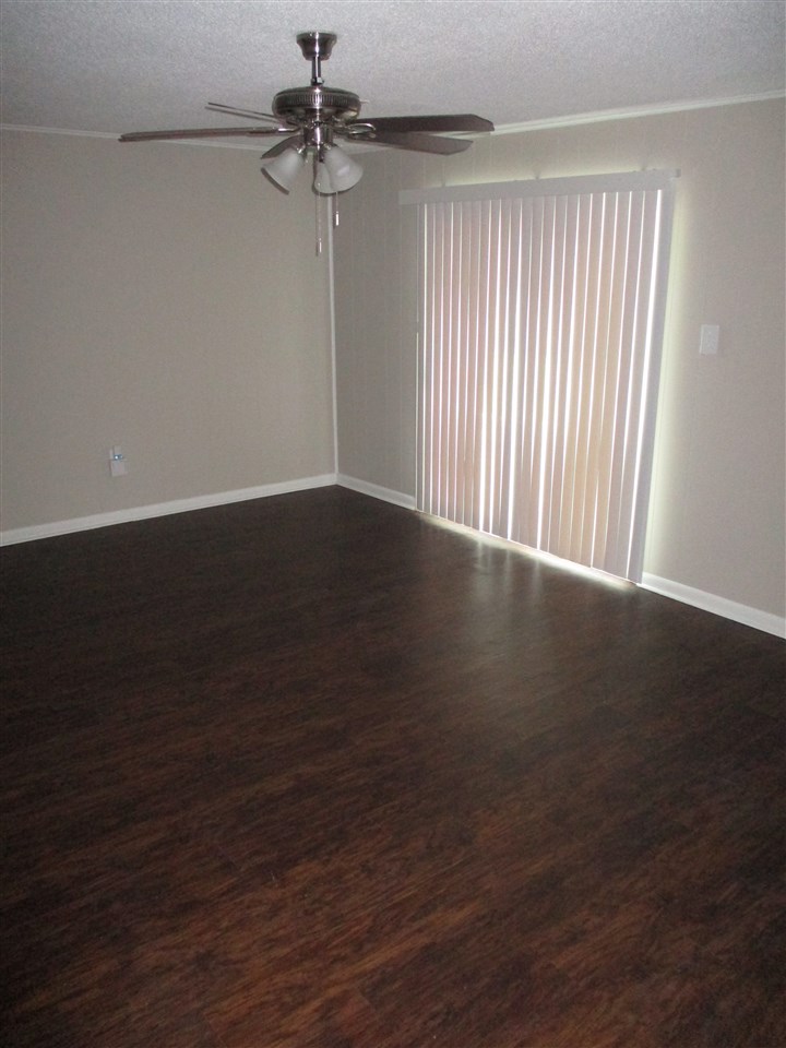 Country Club Manor - Residential Lease