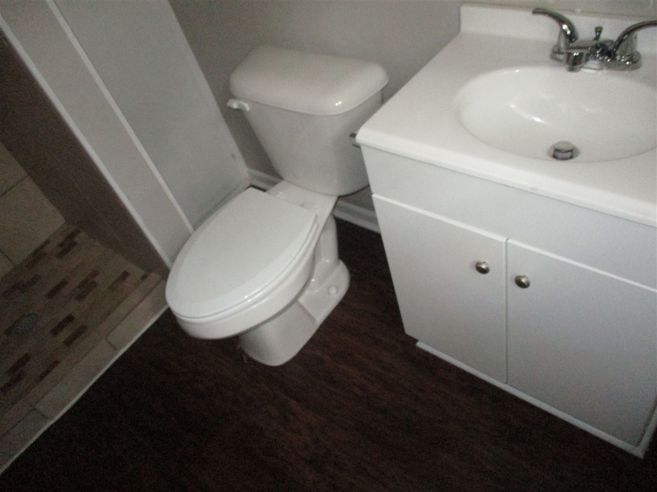 Country Club Manor - Residential Lease