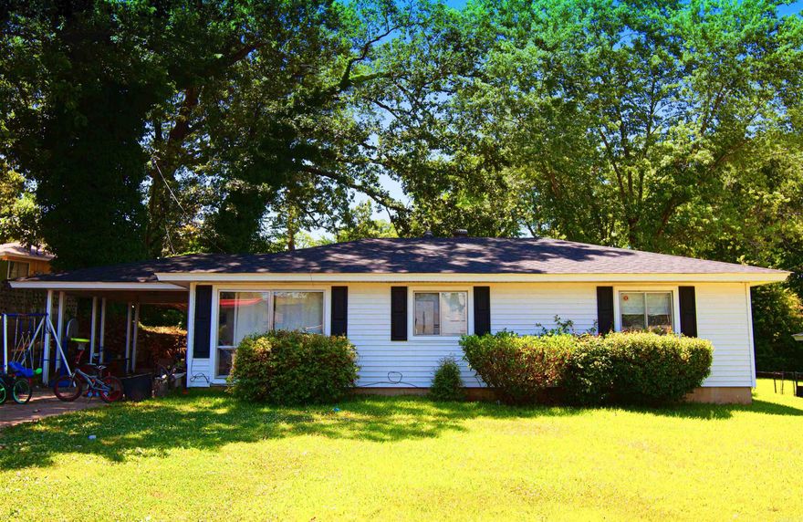 Great 3BD with cute curb appeal in the Meadowcliff neighborhood of Little Rock. The lease for this property is for 18 months and income has to be three times the amount of rent unless you have a housing voucher.