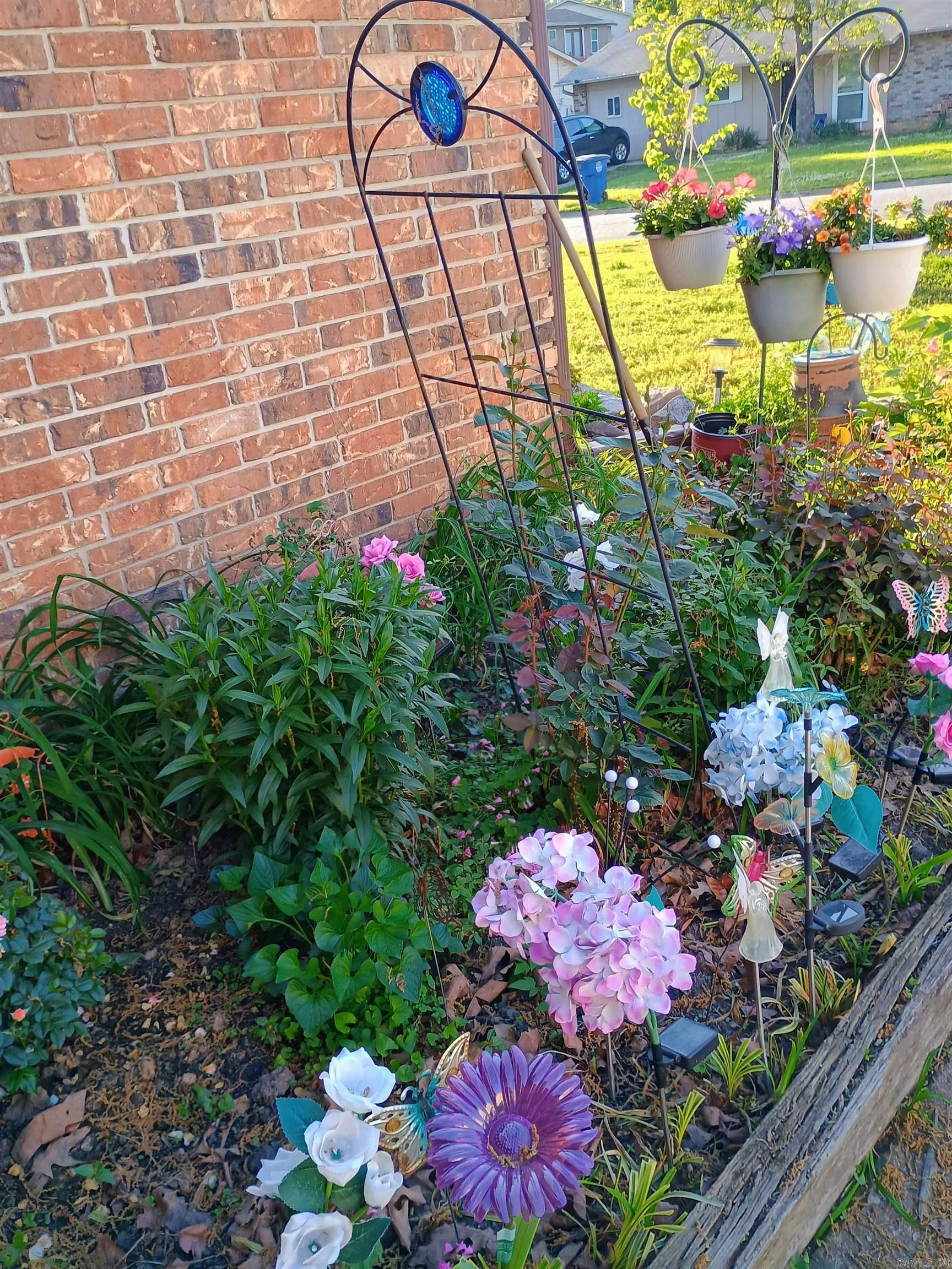 BRENTWOOD - Residential