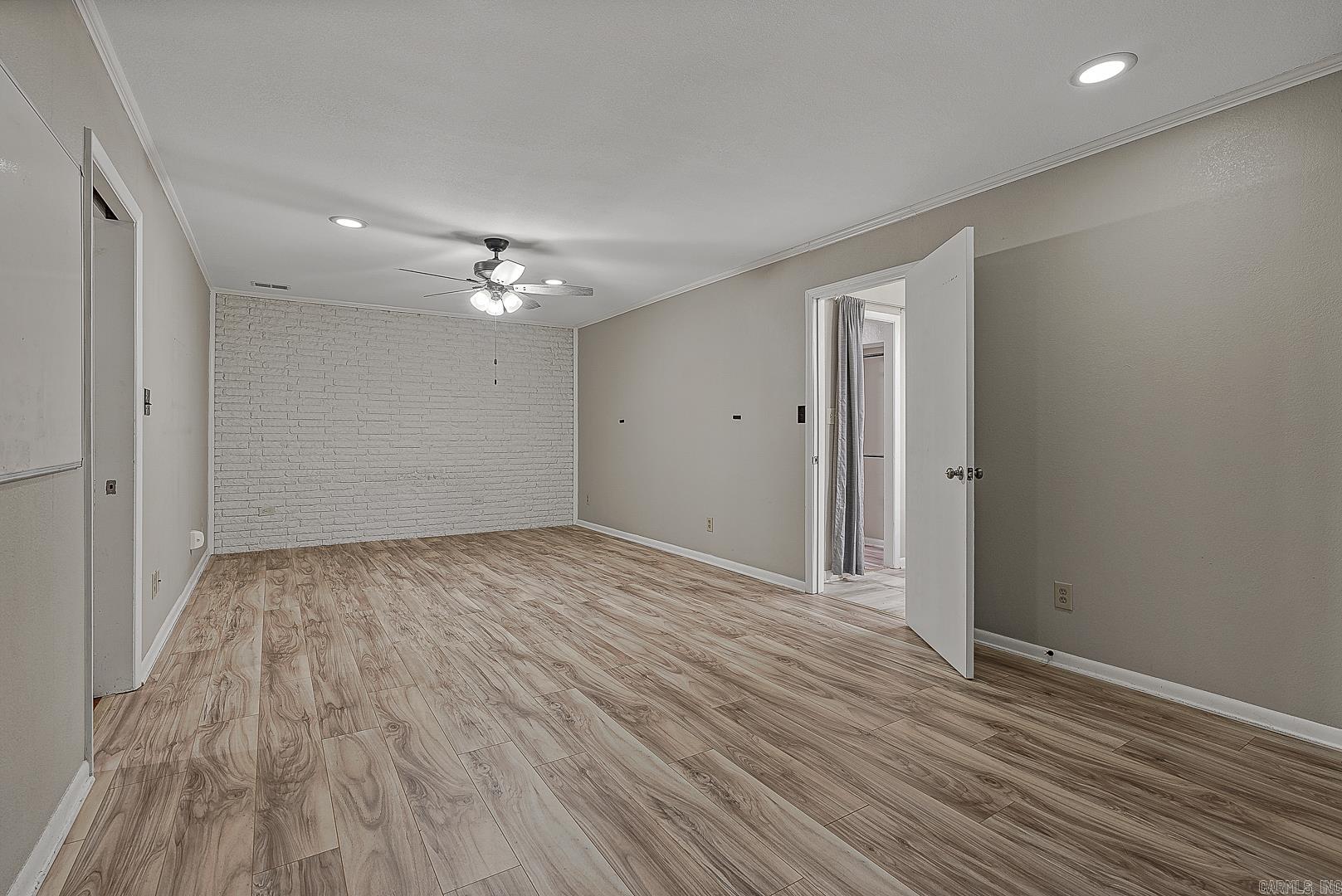 WOODLAND PARK - Residential