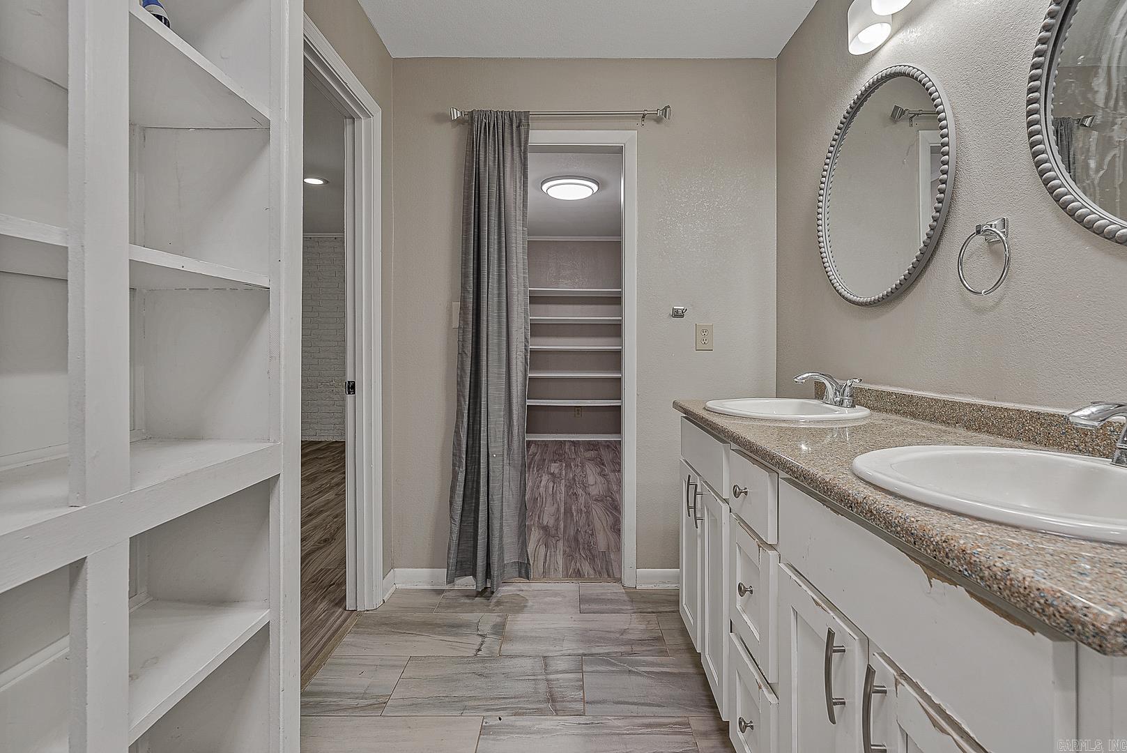 WOODLAND PARK - Residential