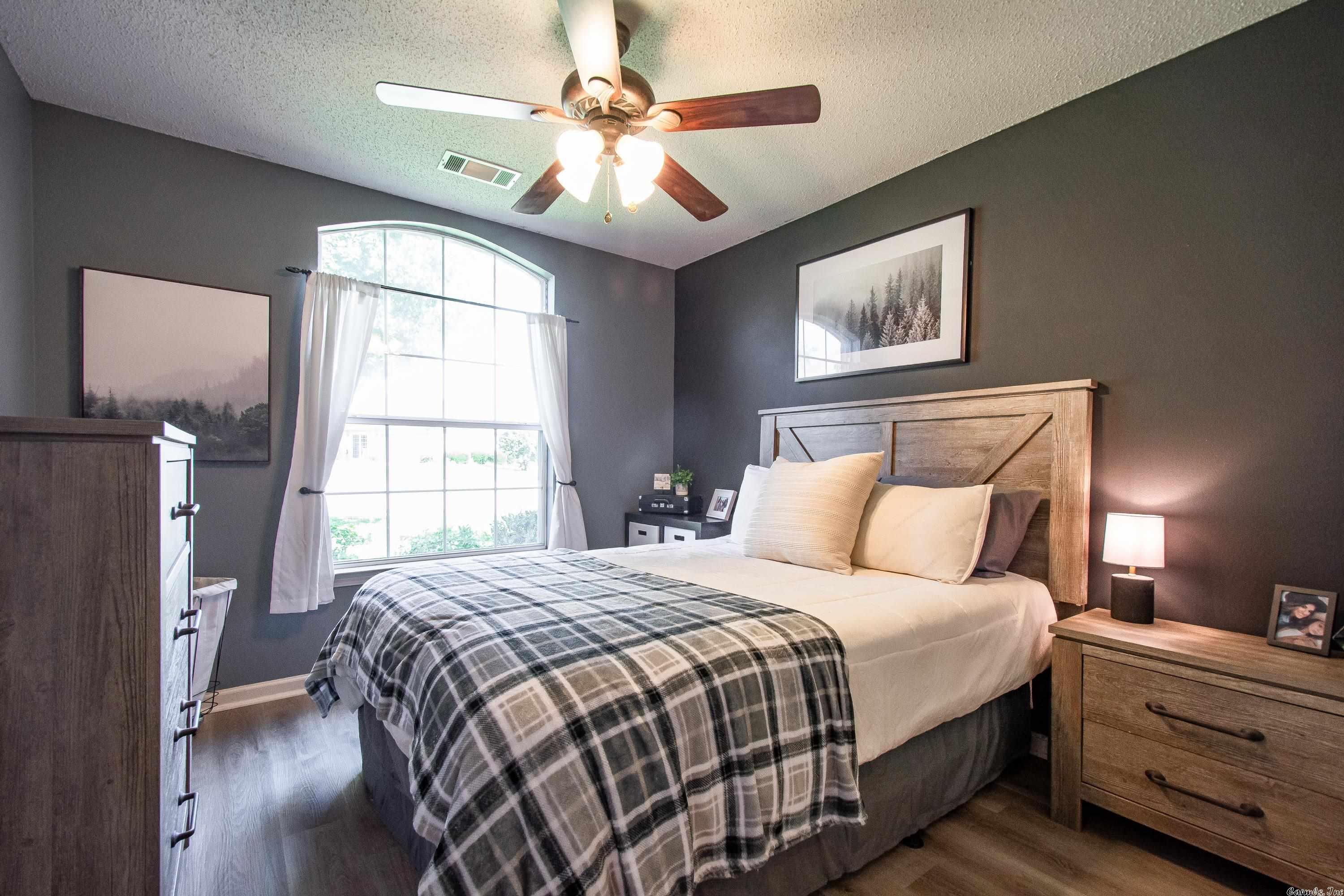 EMERALD VALLEY - Residential