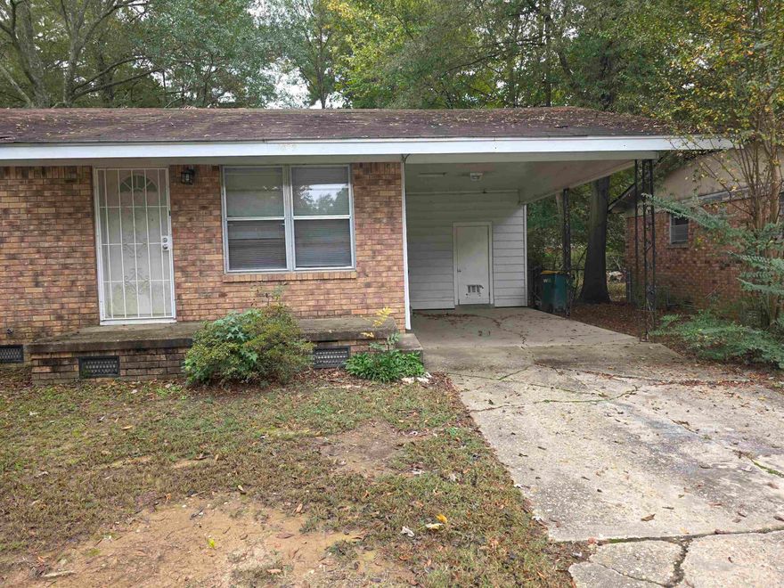 Great Investment property and first time home buyer opportunity,  House has been updated to include Granite countertops.  Fridge to be included
