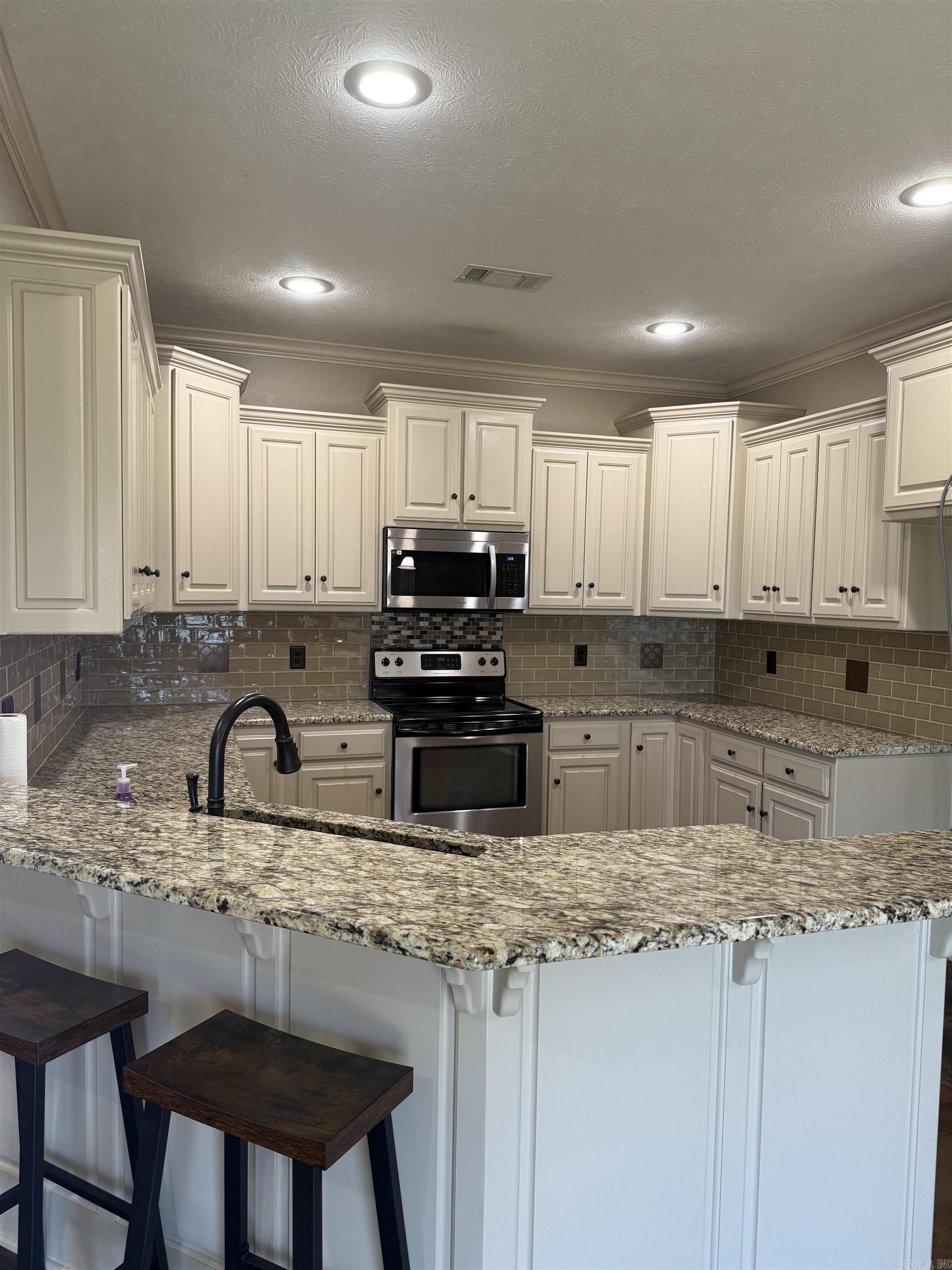 SKYLINE MEADOWS - Residential