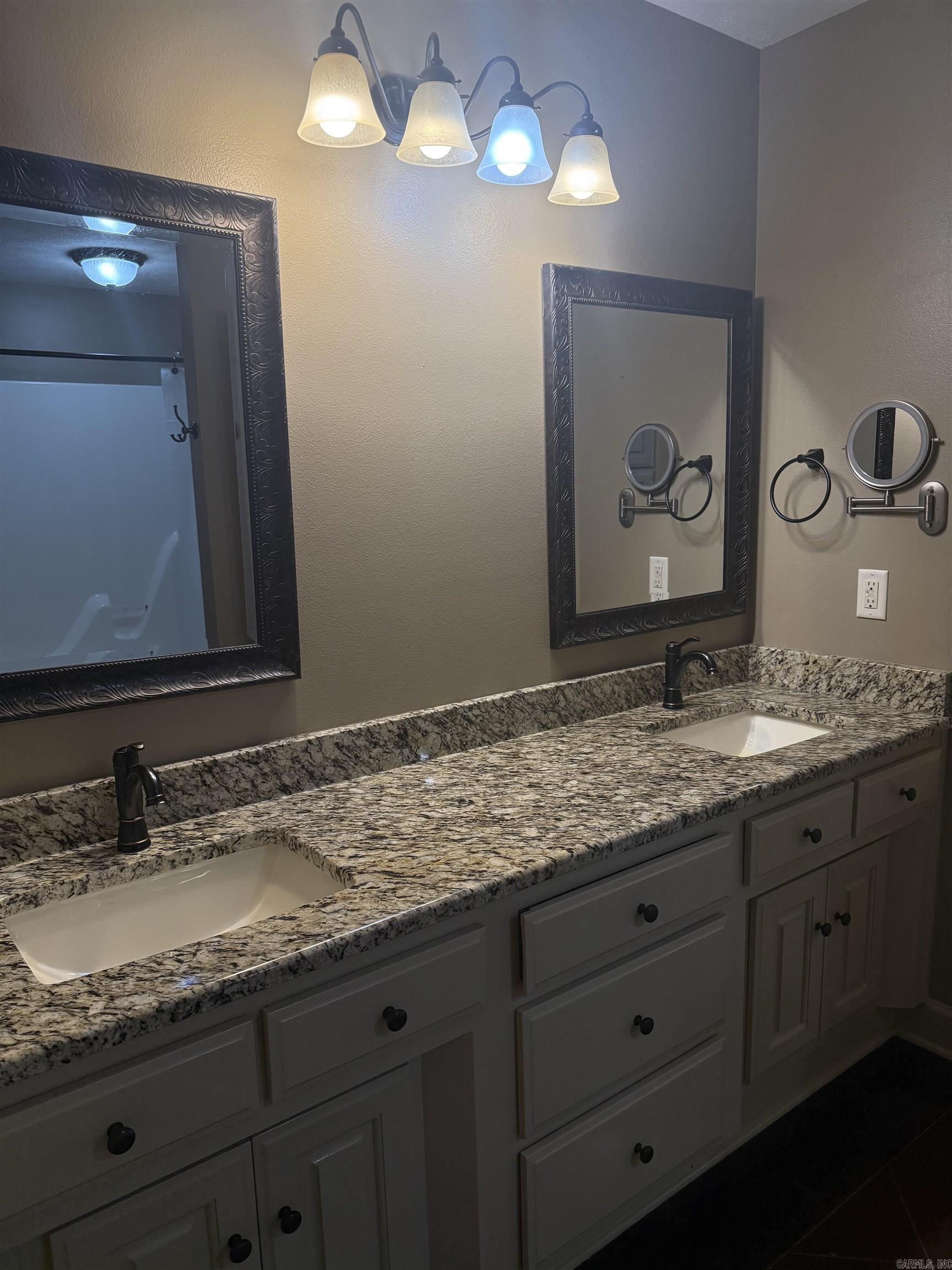 SKYLINE MEADOWS - Residential