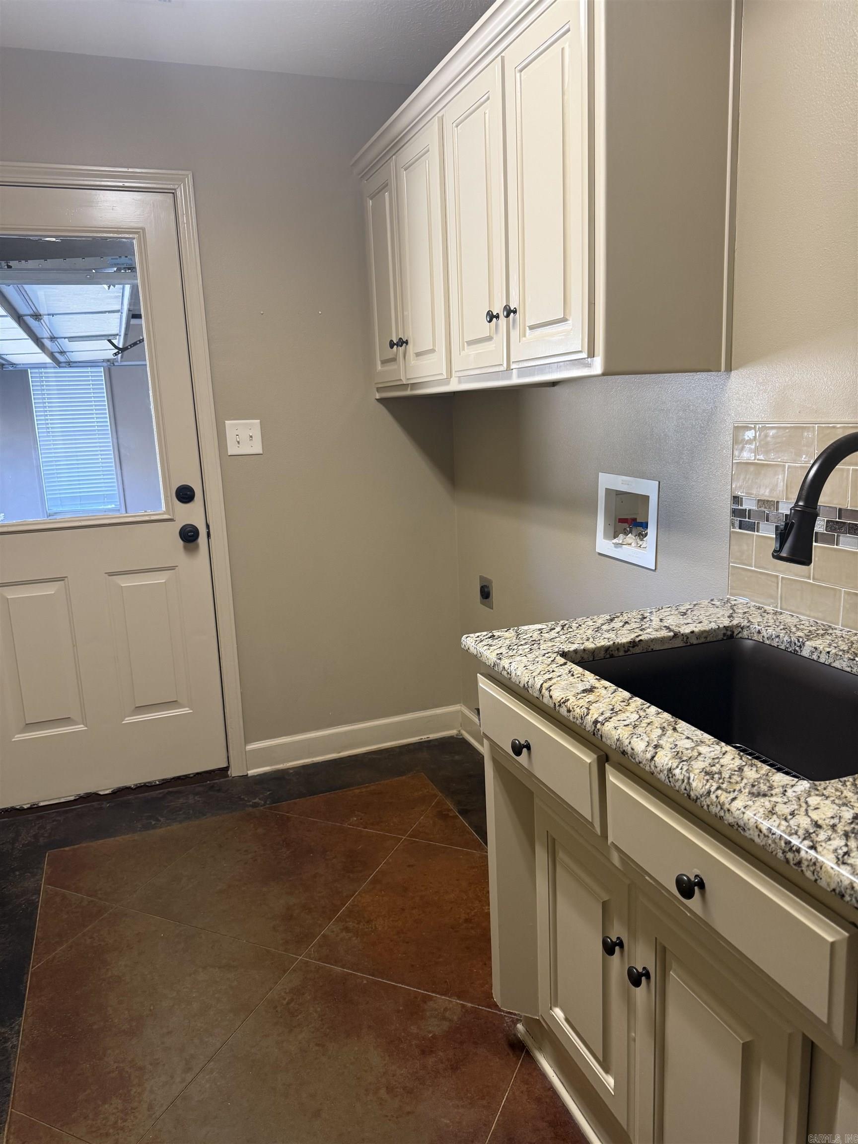 SKYLINE MEADOWS - Residential