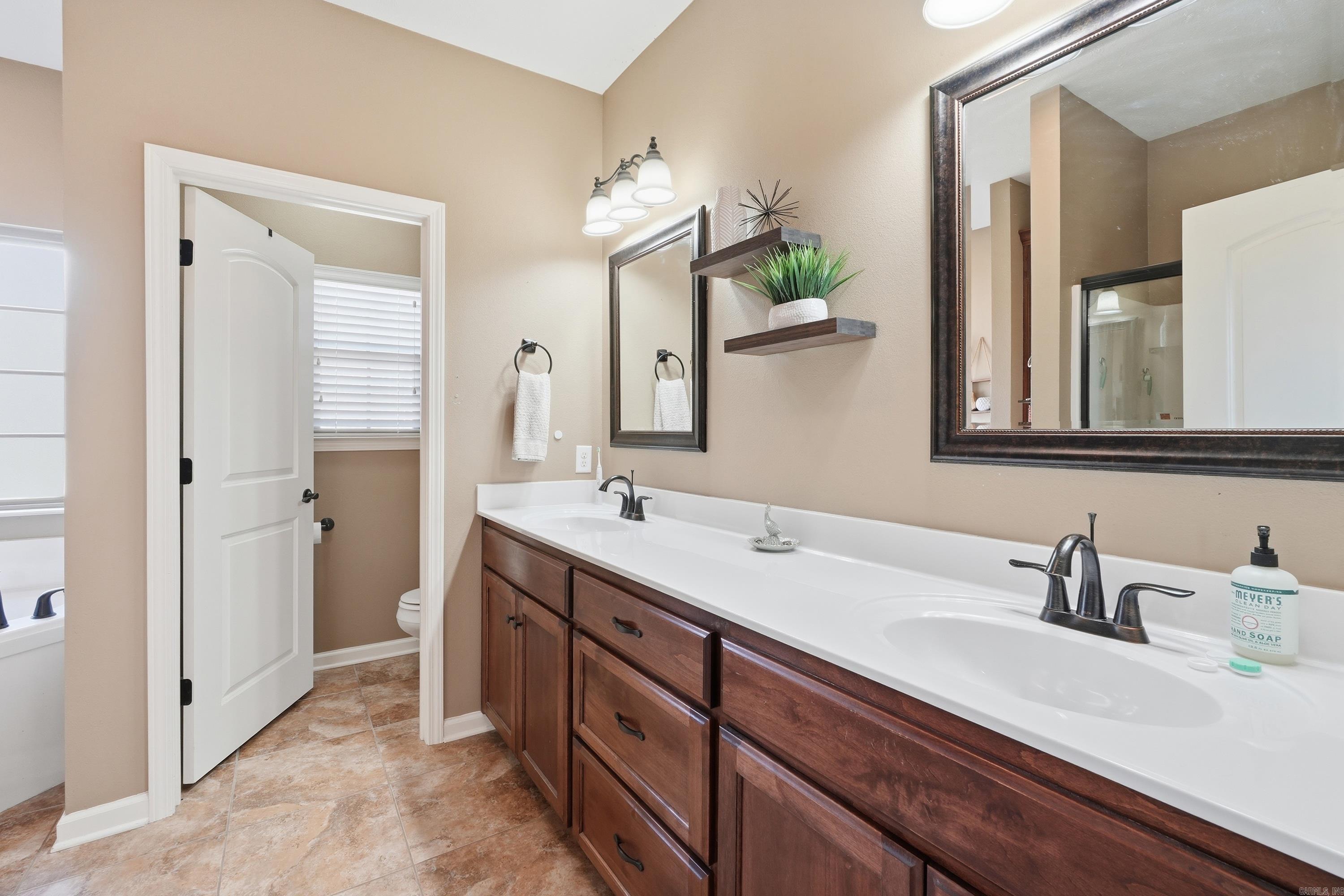 CEDAR KNOLLS & CEDAR VIEW - Residential