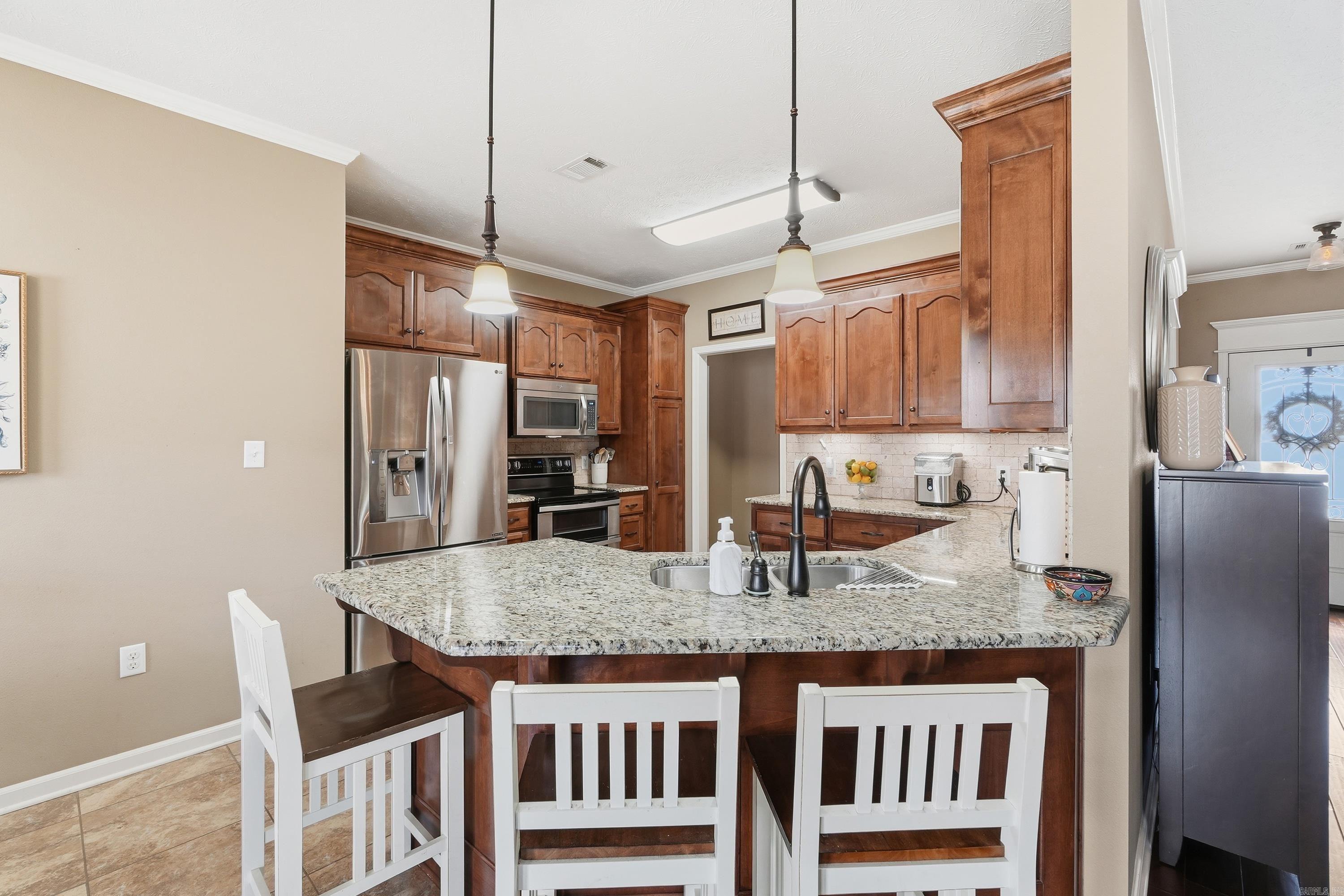 CEDAR KNOLLS & CEDAR VIEW - Residential