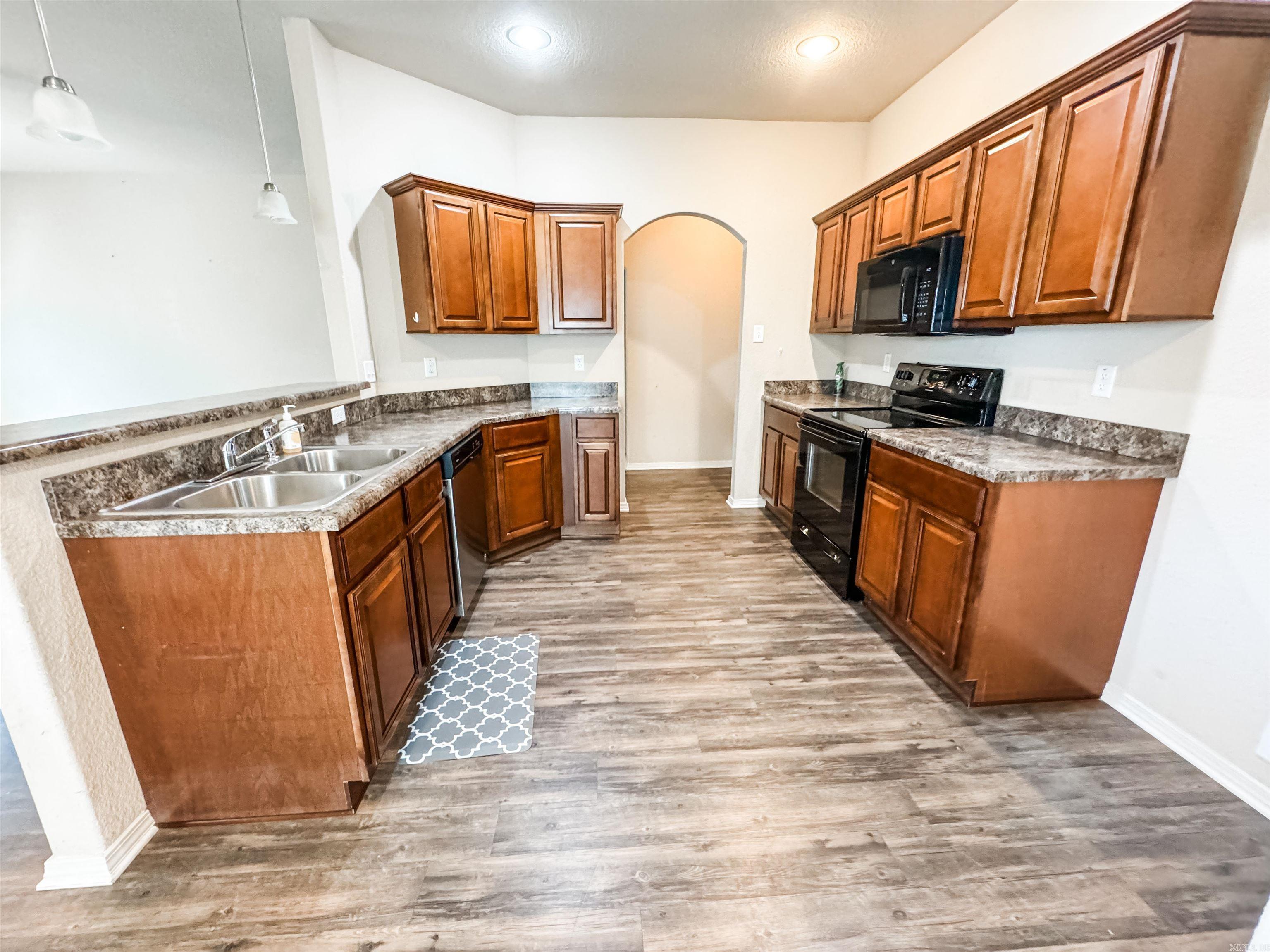 Benjamin Grove - Residential Lease