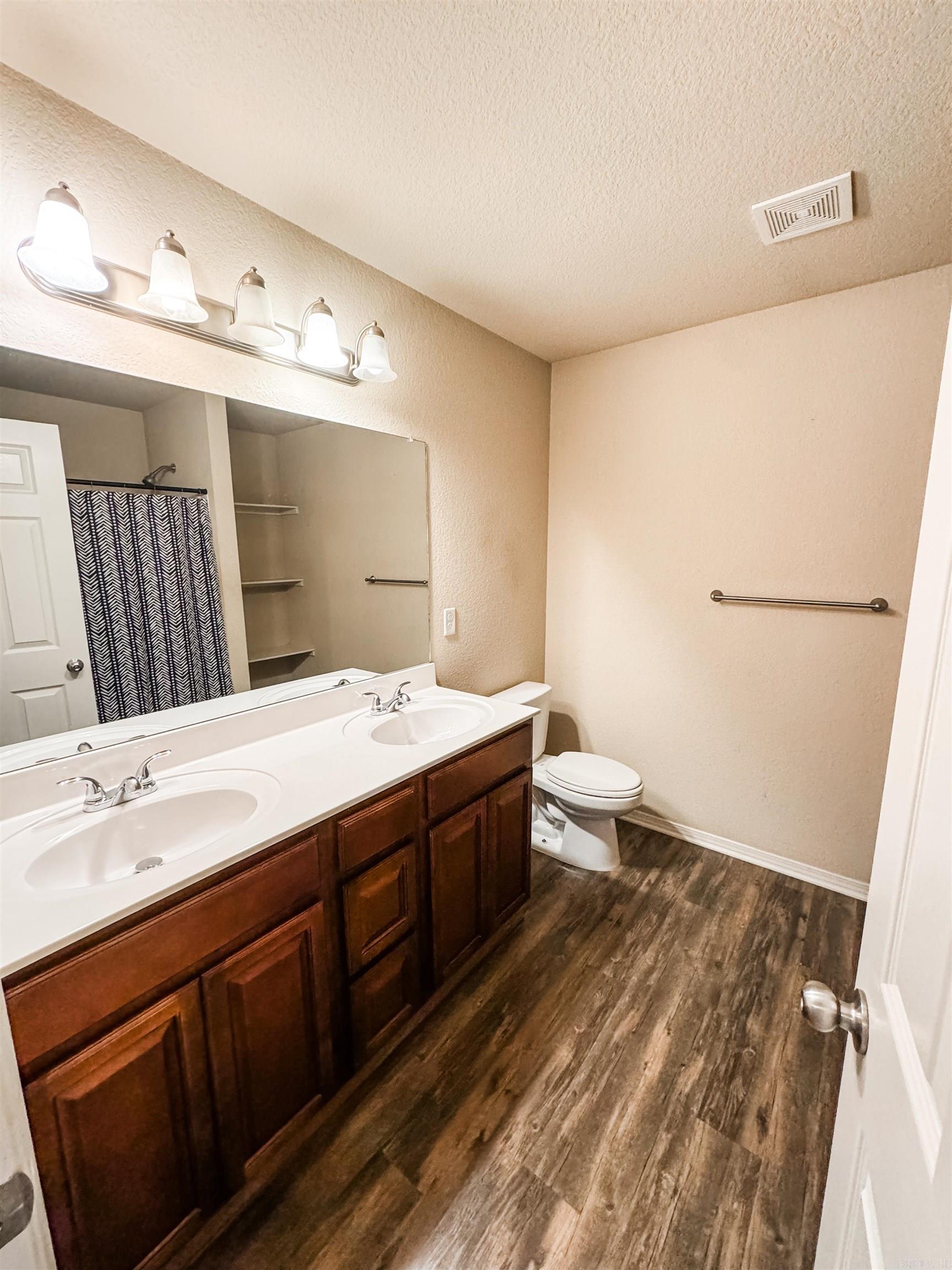 Benjamin Grove - Residential Lease