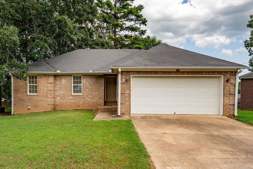 Great move-in ready 3 bedroom, 2 bathroom Greenbrier home in Weston Place subdivision. This open floor plan features fuller that opens into a great size living space, dining area, and kitchen with great storage, new appliances, including refrigerator that conveys, and separate pantry. New blinds, carpet, and paint throughout. The primary bedroom has a full bath and a large closet. The two additional bedrooms share a nice hall bath. The HVAC unit was replaced in 2020. All electric. Back deck, fully fenced yard, and two car garage. This home is located blocks from Greenbrier High School, Greenbrier Westside Elementary, and the Greenbrier City Park.