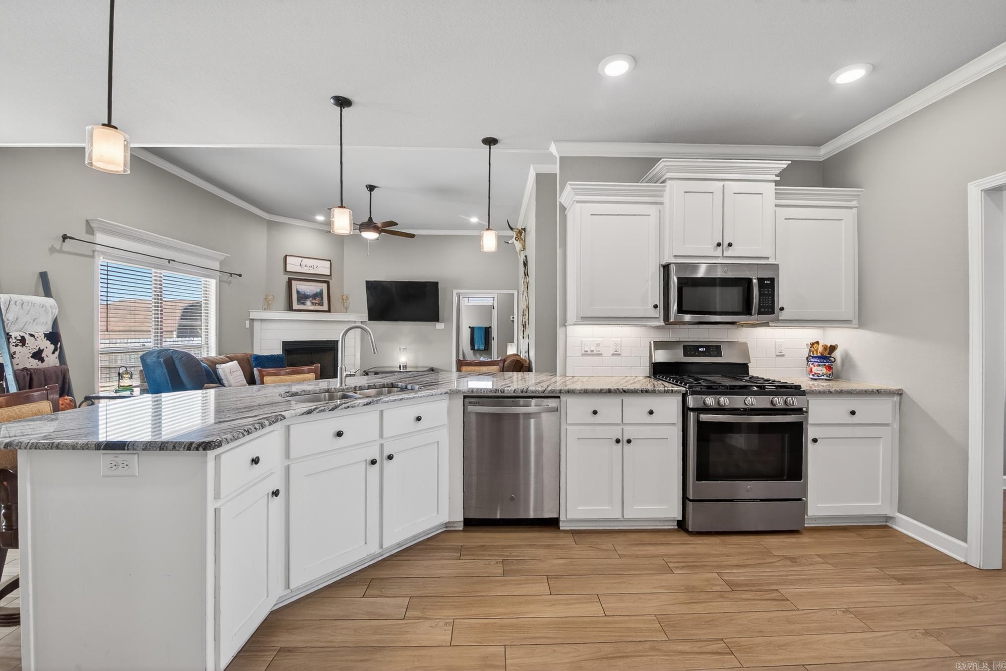 SHADOW CREEK - Residential