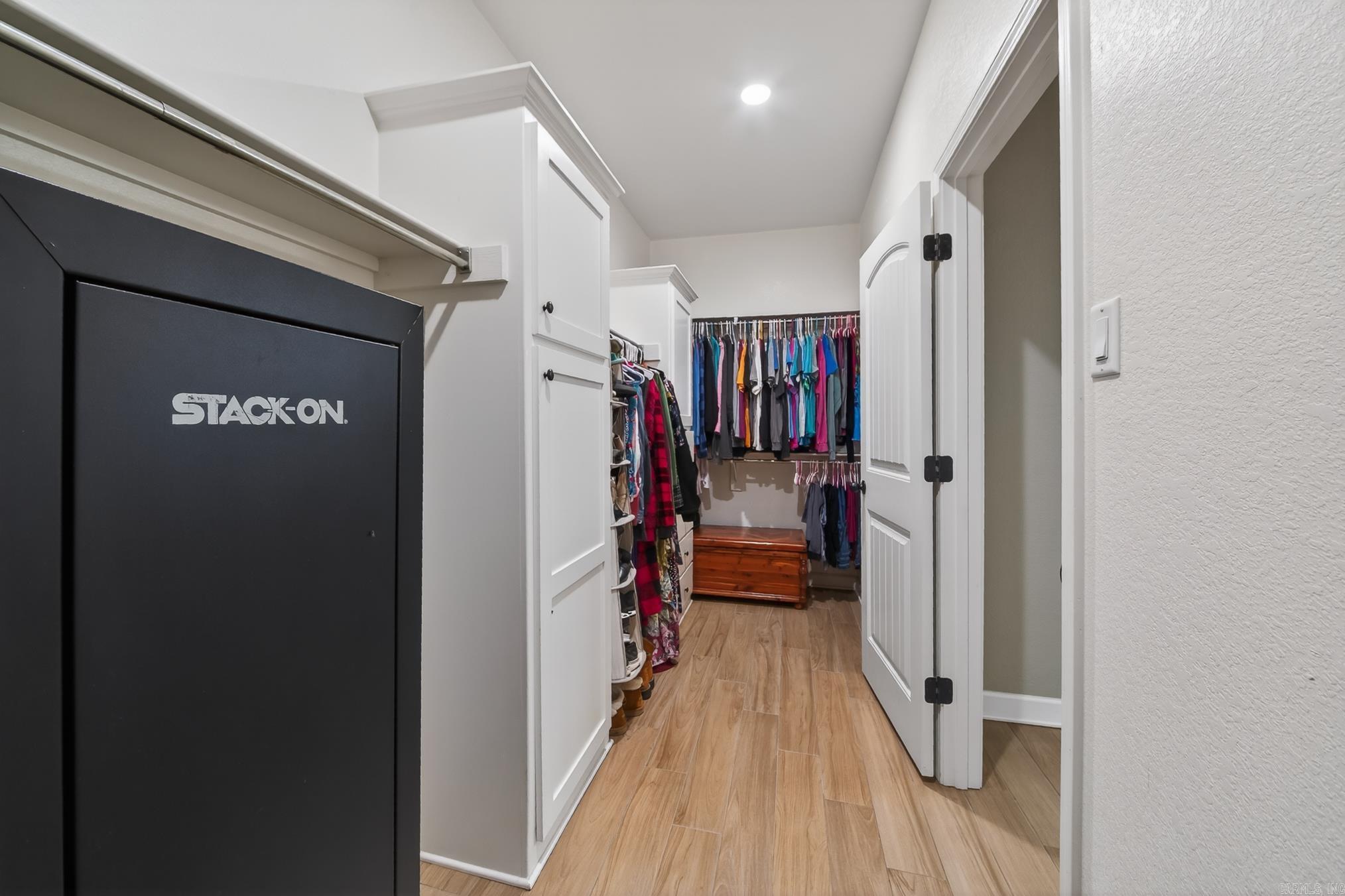 SHADOW CREEK - Residential