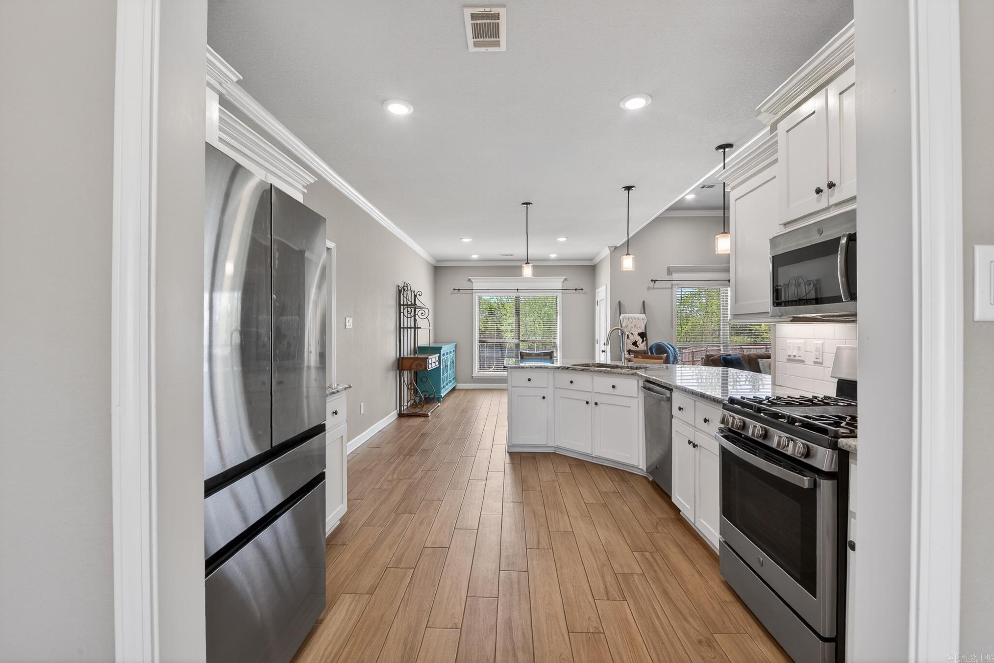 SHADOW CREEK - Residential