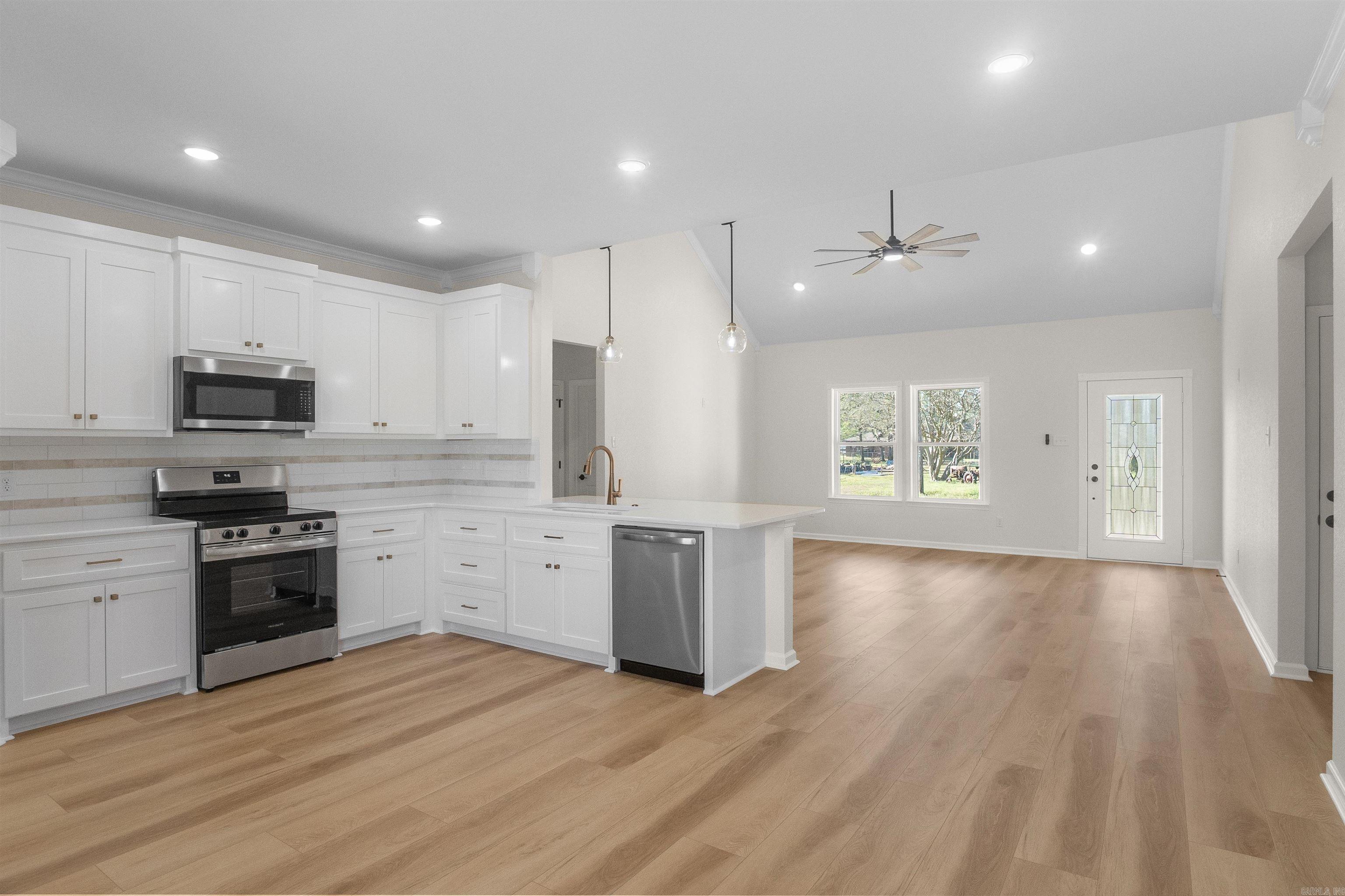 FLORIDIAN HEIGHTS PHASE 1 - Residential