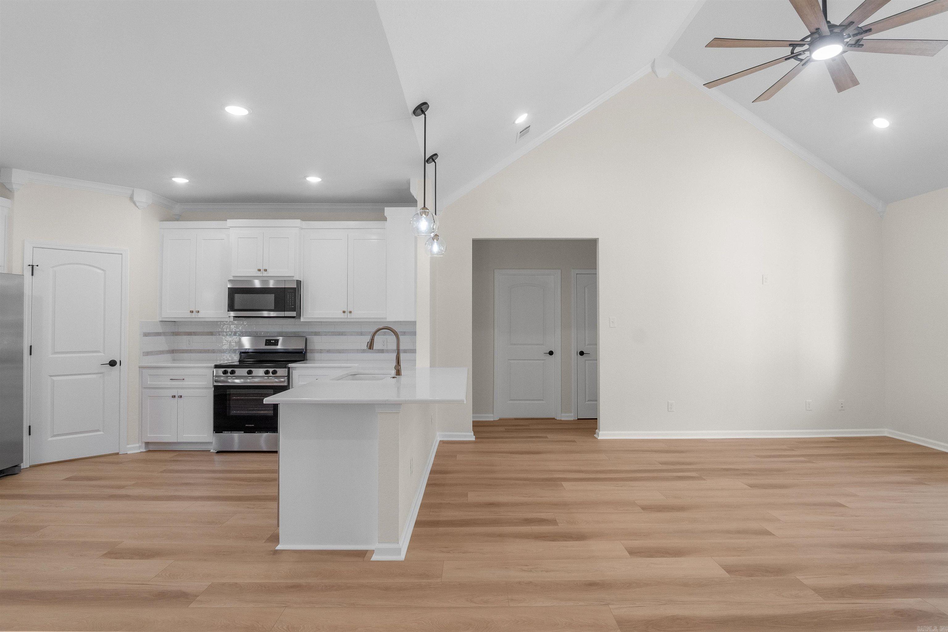 FLORIDIAN HEIGHTS PHASE 1 - Residential