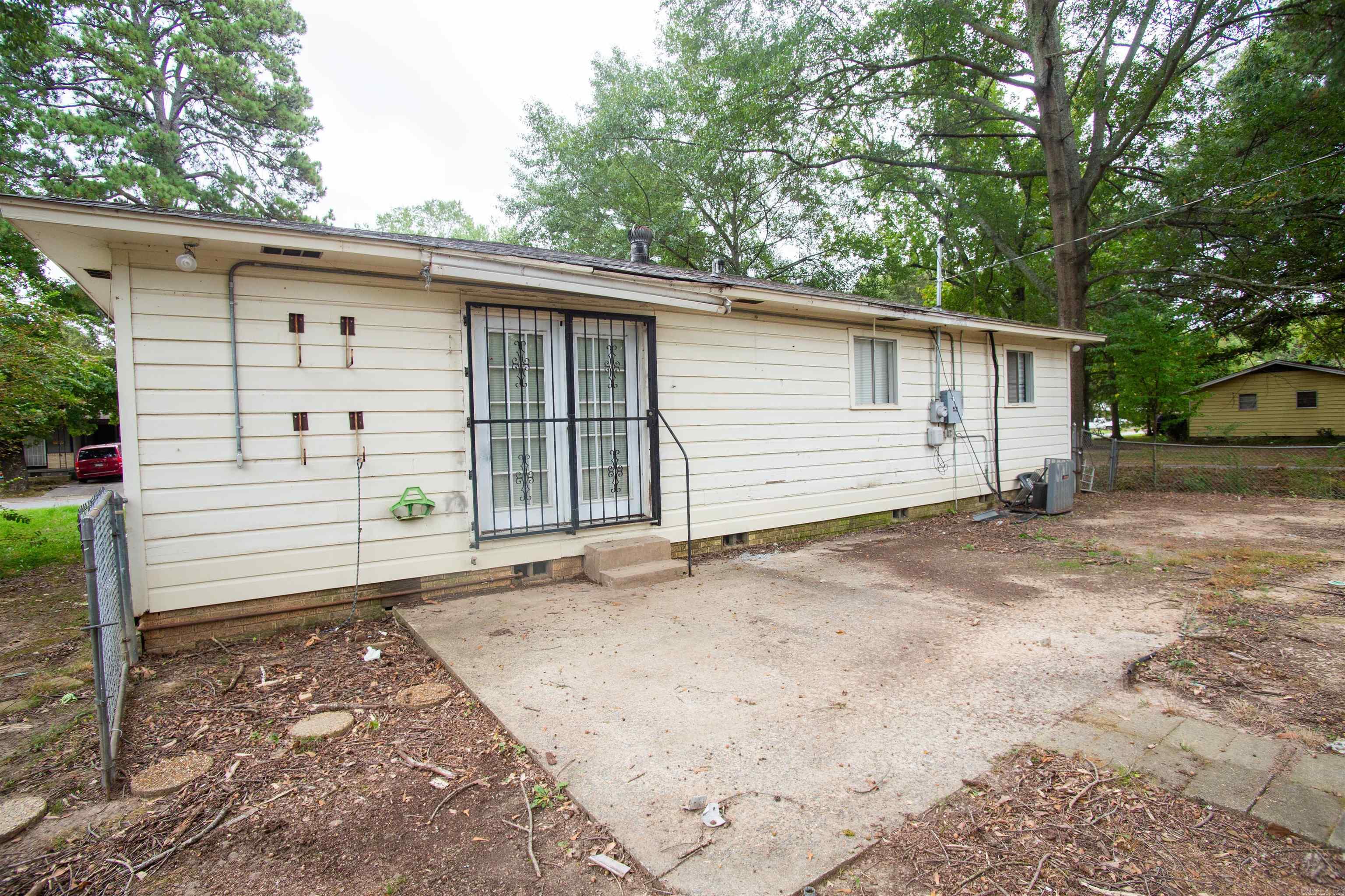 Barrow John - Residential Lease