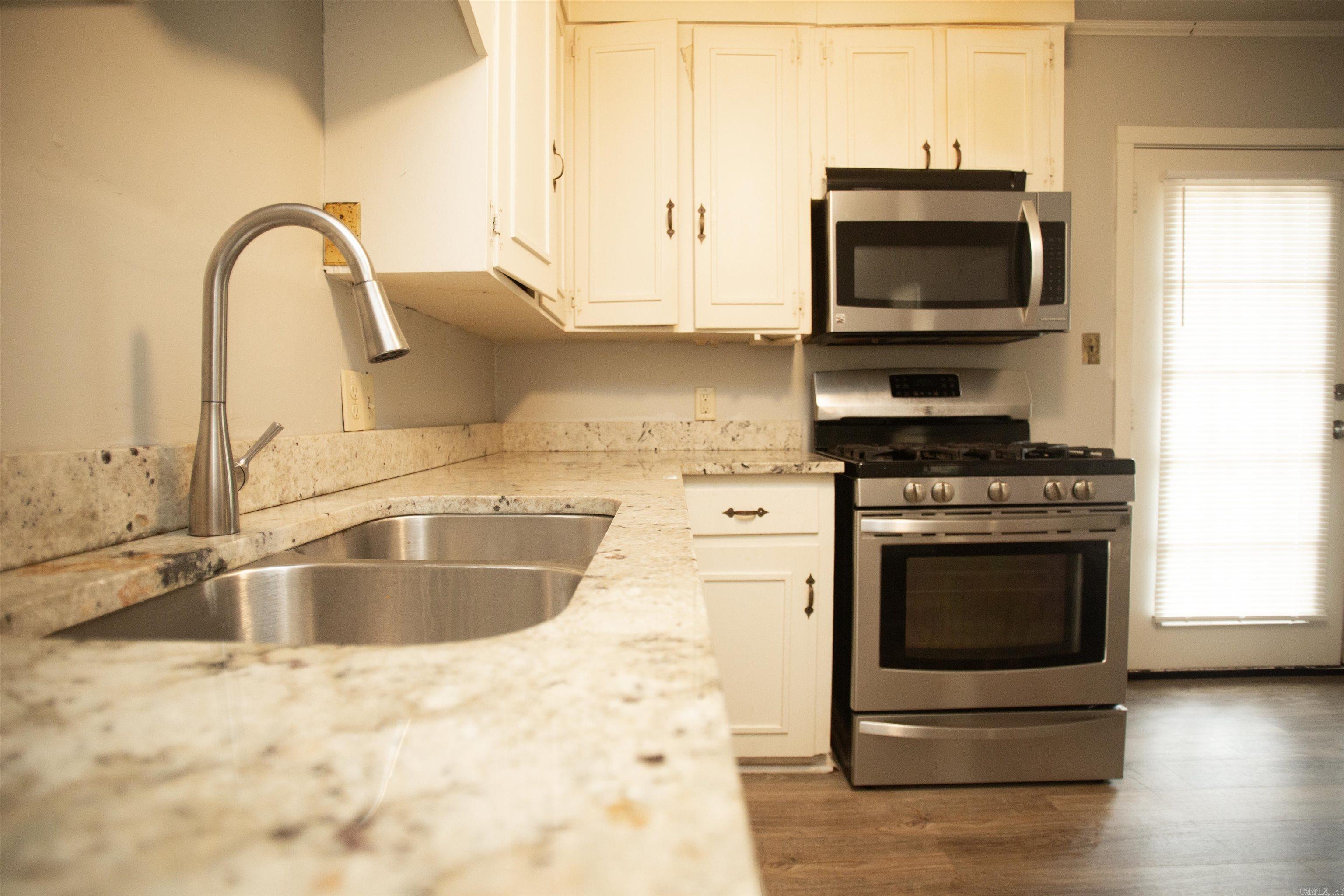 Barrow John - Residential Lease