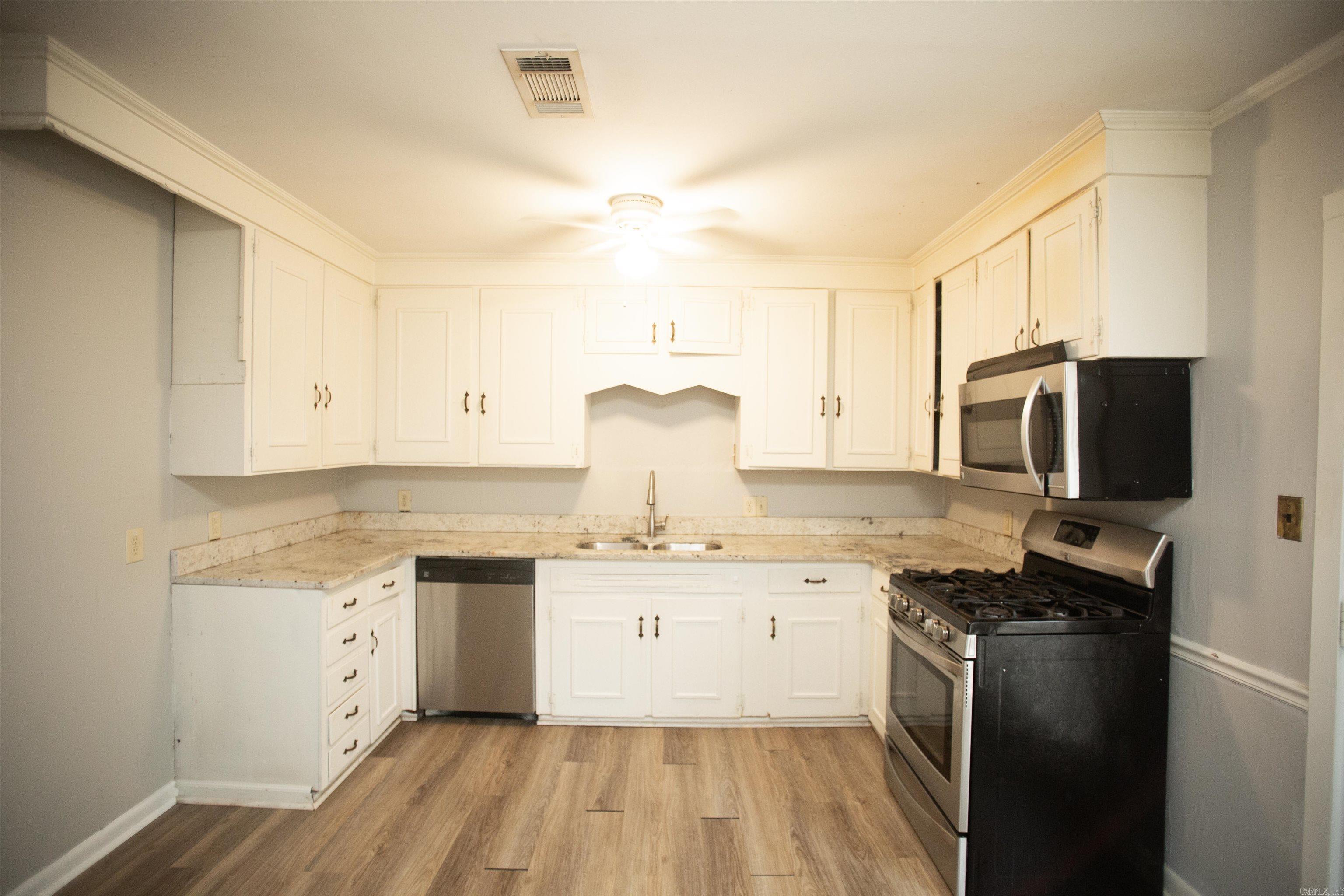 Barrow John - Residential Lease