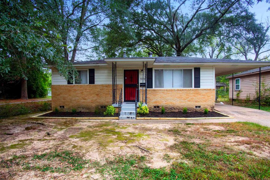 Cute 3BD close to Boyle Park off of John Barrow Dr. Beautiful refinished hardwoods throughout. Ceiling fans in all the bedrooms. Large fully fenced yard that is great for kids and pets to run off some energy. Partially covered back patio area that is perfect for hosting or BBQ's. This property is managed by Hoffman Team so beware of scammers - we will never ask you to Cashapp us money. The lease for this property is for 18 months to 2 years with a 3% increase after the first year. Income must be 3x the amount of rent per month unless you have a housing voucher. Deposit, first month’s rent, and the $50 administration fee due before move in.