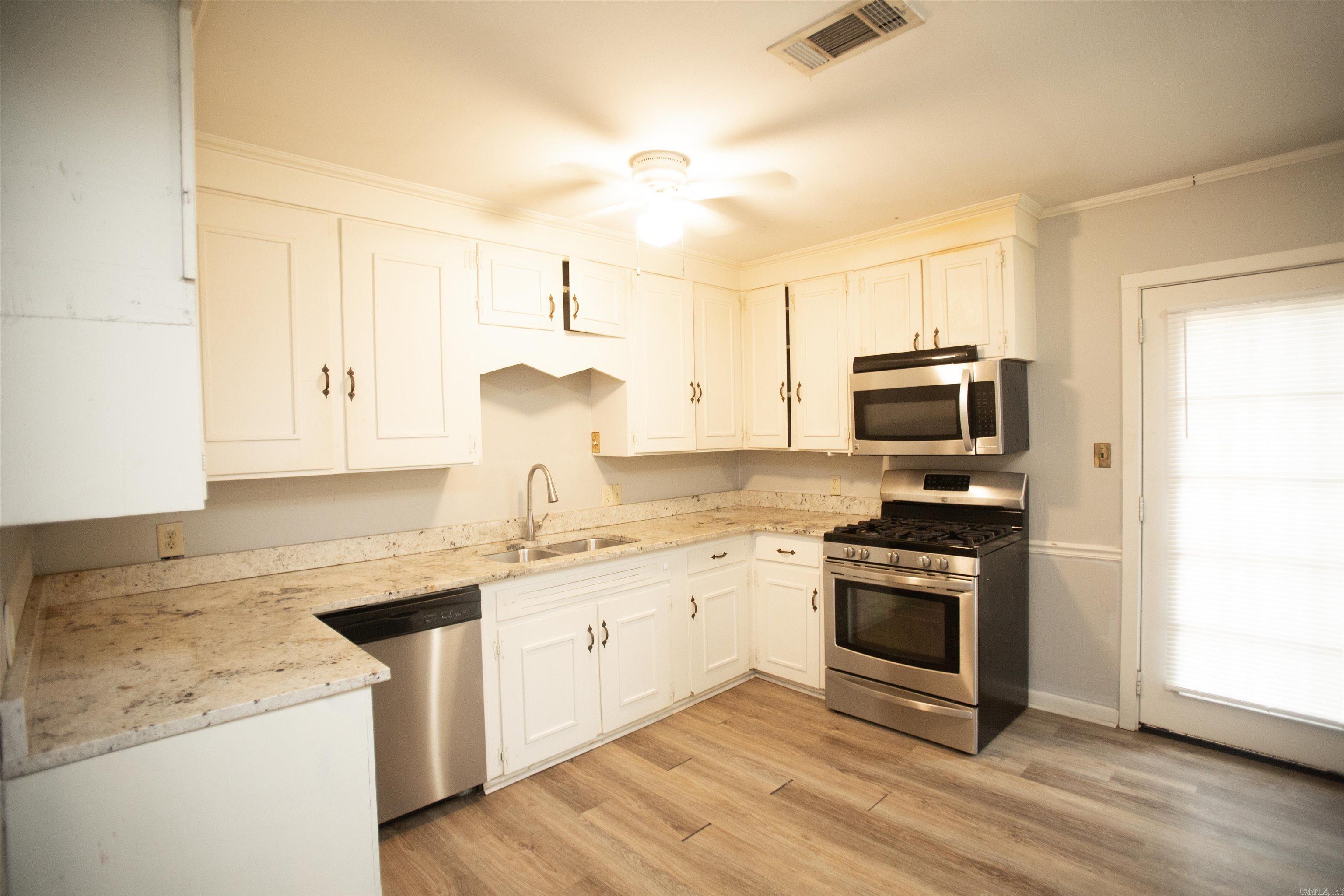 Barrow John - Residential Lease