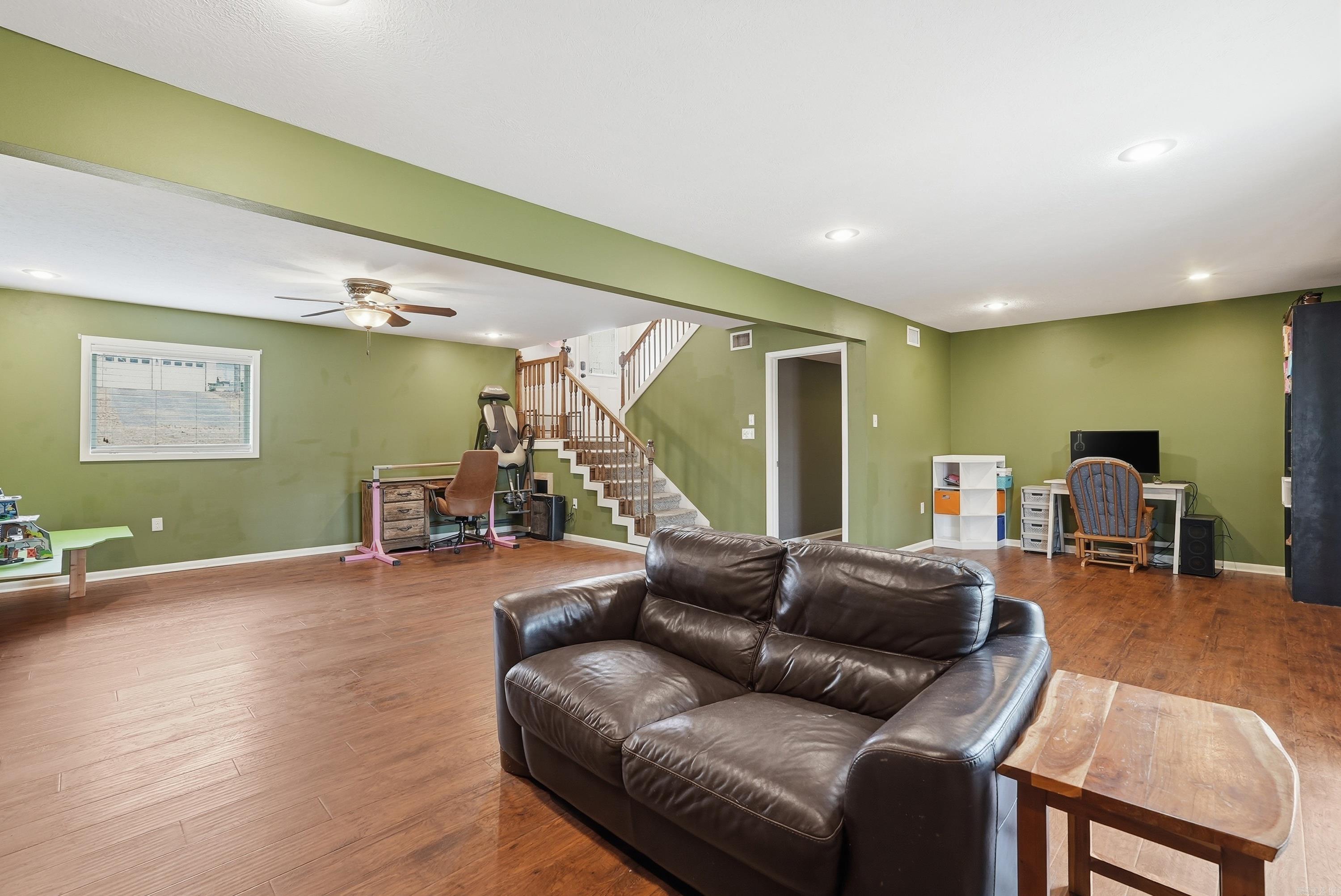 STURBRIDGE - Residential