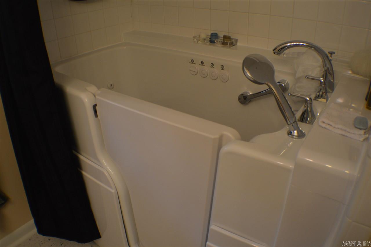 North Hills Manor - Residential