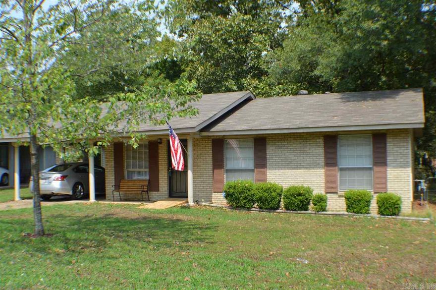 Nice home on a quiet street in the heart of Sherwood.  New roof in 2009.  Needs a little TLC but this home has great bones!  The heat and air system is serviced every 6 months by Middleton Heat & Air.  Newer kitchen appliances.  Large eat-in kitchen area in spacious kitchen.  $15,000 handicap accessible bathtub.  Ramp on front door entrance.  S/F approx. measuring encouraged.