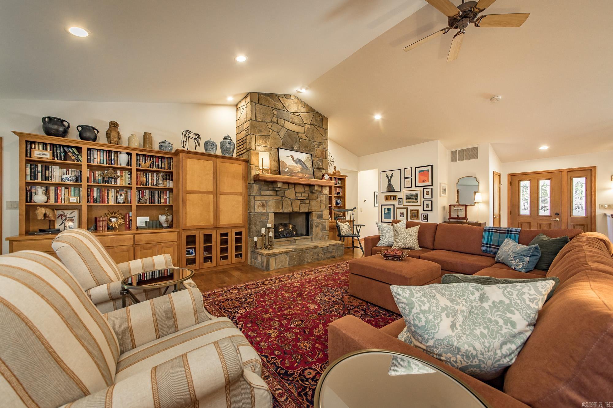 MOUNTAIN RANCH - Residential