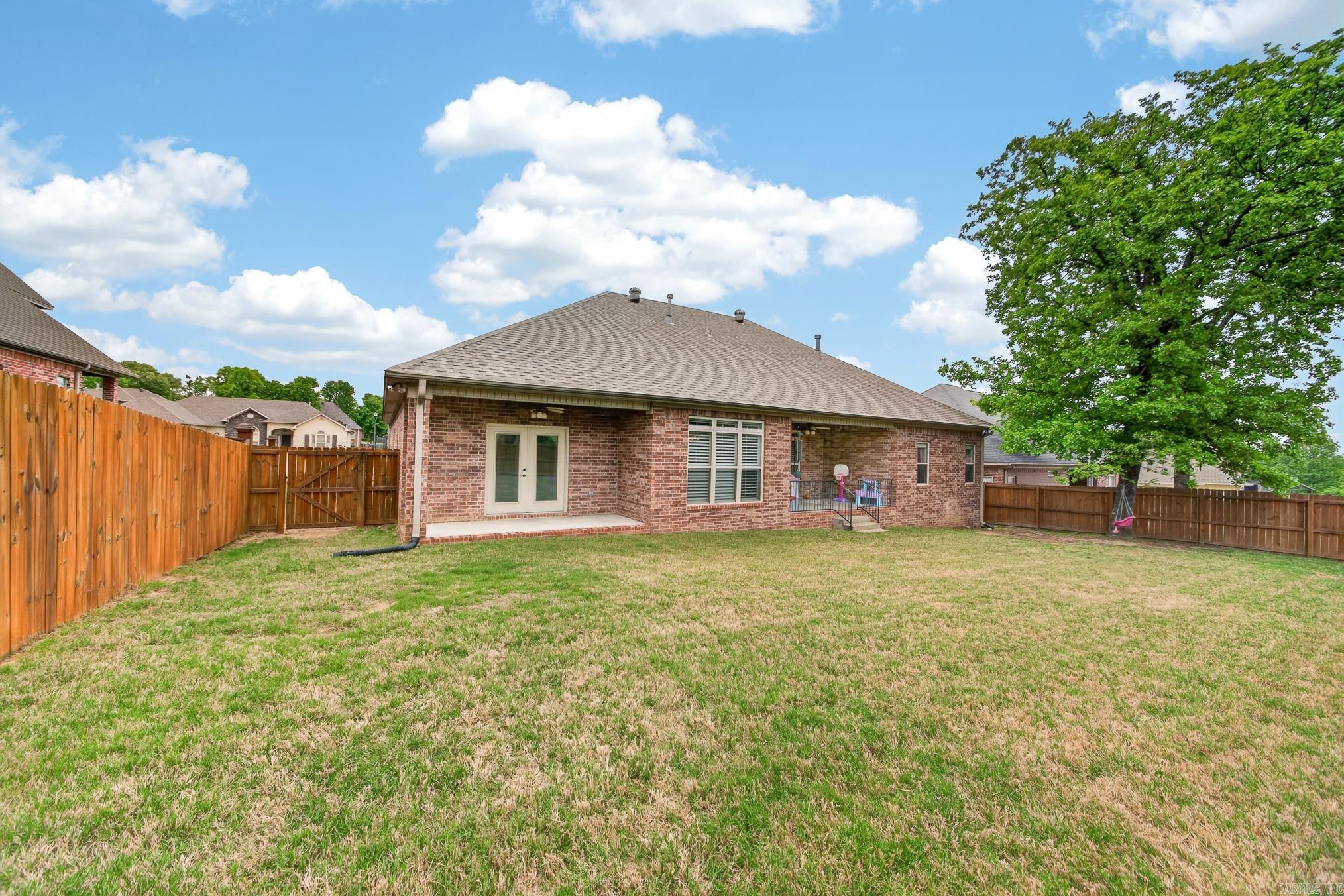 MILLERS CROSSING - Residential