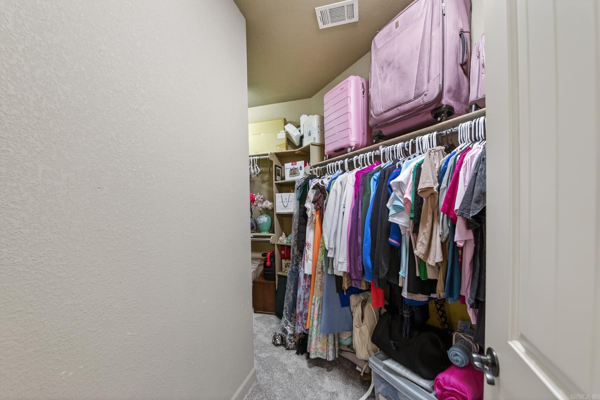 MILLERS CROSSING - Residential