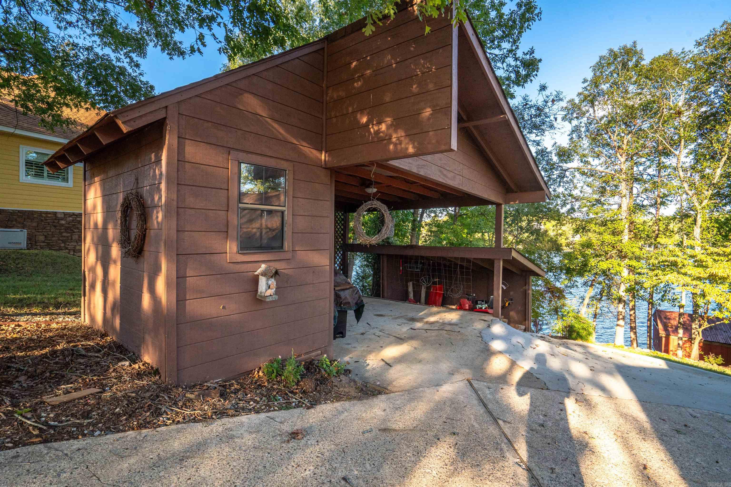 Foizies #4 - Residential