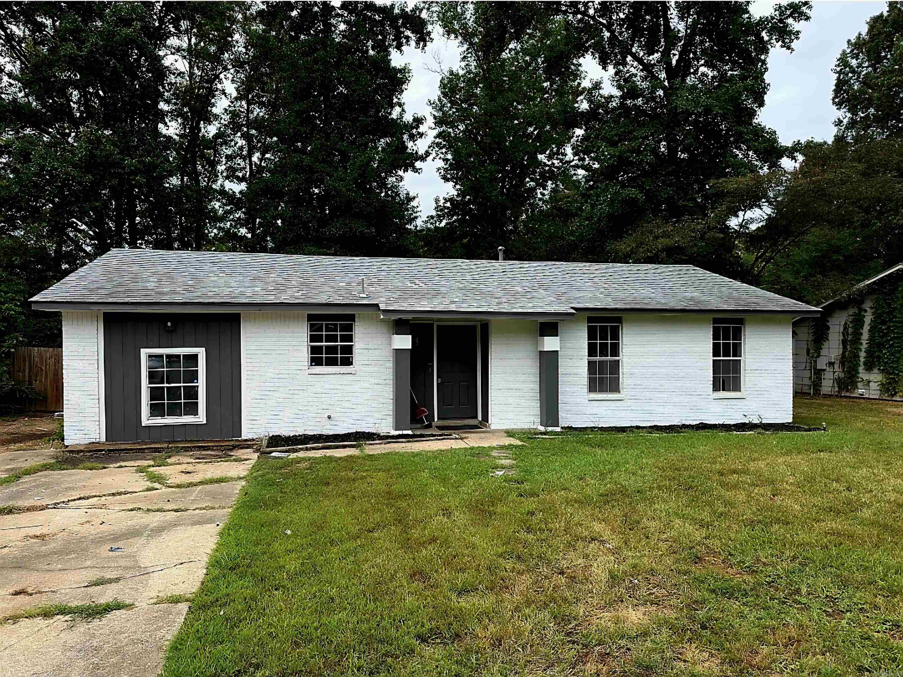 This Beautiful Updated Property in the Heart of Cabot is a Must see. Offers 3 bedrooms and 2 full bathrooms with a spacious yard perfect for entertaining. This gem is located in a quiet neighborhood close to Cabot High school, shopping, and much more. Call to schedule your Private showing Today.