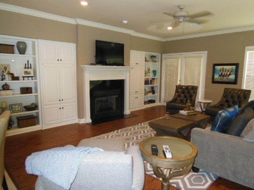 Immaculate Walk-In level Lake Condo! 2 BR/ 2 Bath like new condo with beautiful lake views in a gated community. Open floor plan with fireplace, wet bar,and lots of built ins. Master Bedroom has walk-in shower, plus jetted tub. Enclosed back patio to make a Sun room or extra space(not included in Sq. Ft.).Beautiful complex with swimming pool, picnic area, and boat ramp. Don't miss out on this one!