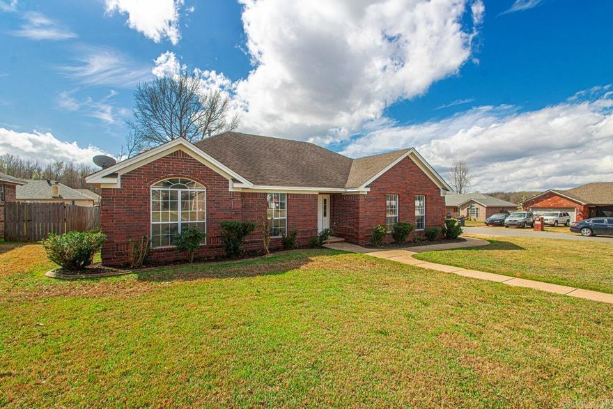 Move in ready on corner lot! This updated home shines with new quartz countertops, stainless steel appliances, fresh carpet, and new fixtures. The bright, inviting layout is perfect for daily living or entertaining. On a spacious corner lot, enjoy extra privacy and curb appeal. Large living room with fireplace and trey ceiling. Eat in kitchen and side load 2 car garage. The master bedroom features a double sink, tub, shower, and large closets.  Conveniently located near schools, shopping, and major routes, this is ideal for first time buyers or families. Don’t miss this turnkey opportunity, schedule your private showing today! Welcome Home!