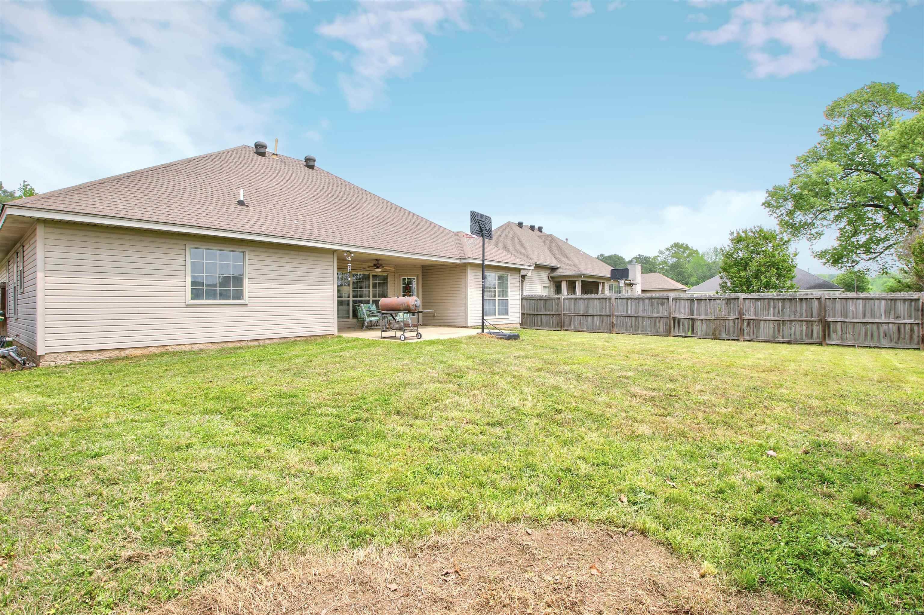 BENTLEY COURT - Residential