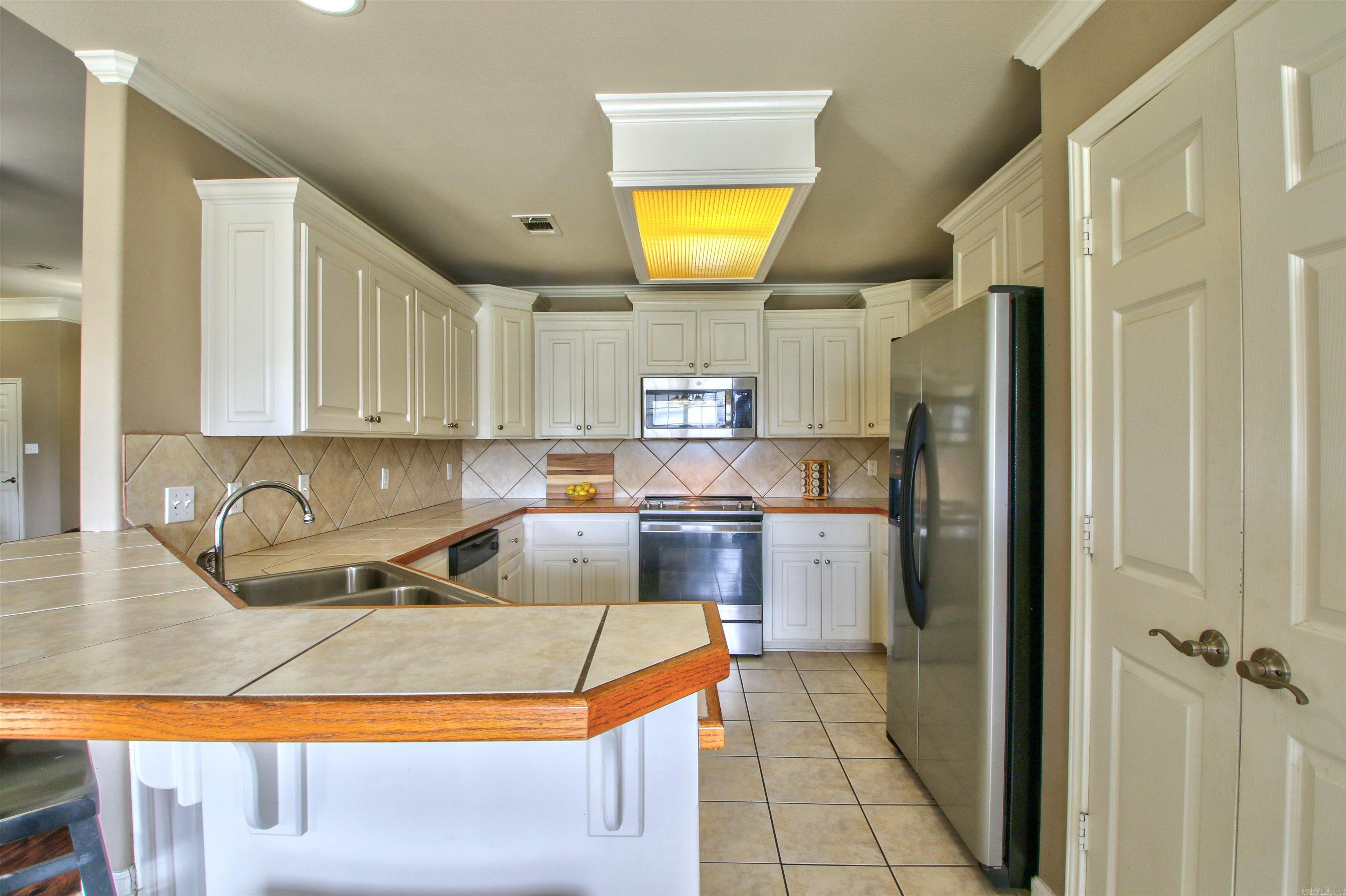 BENTLEY COURT - Residential