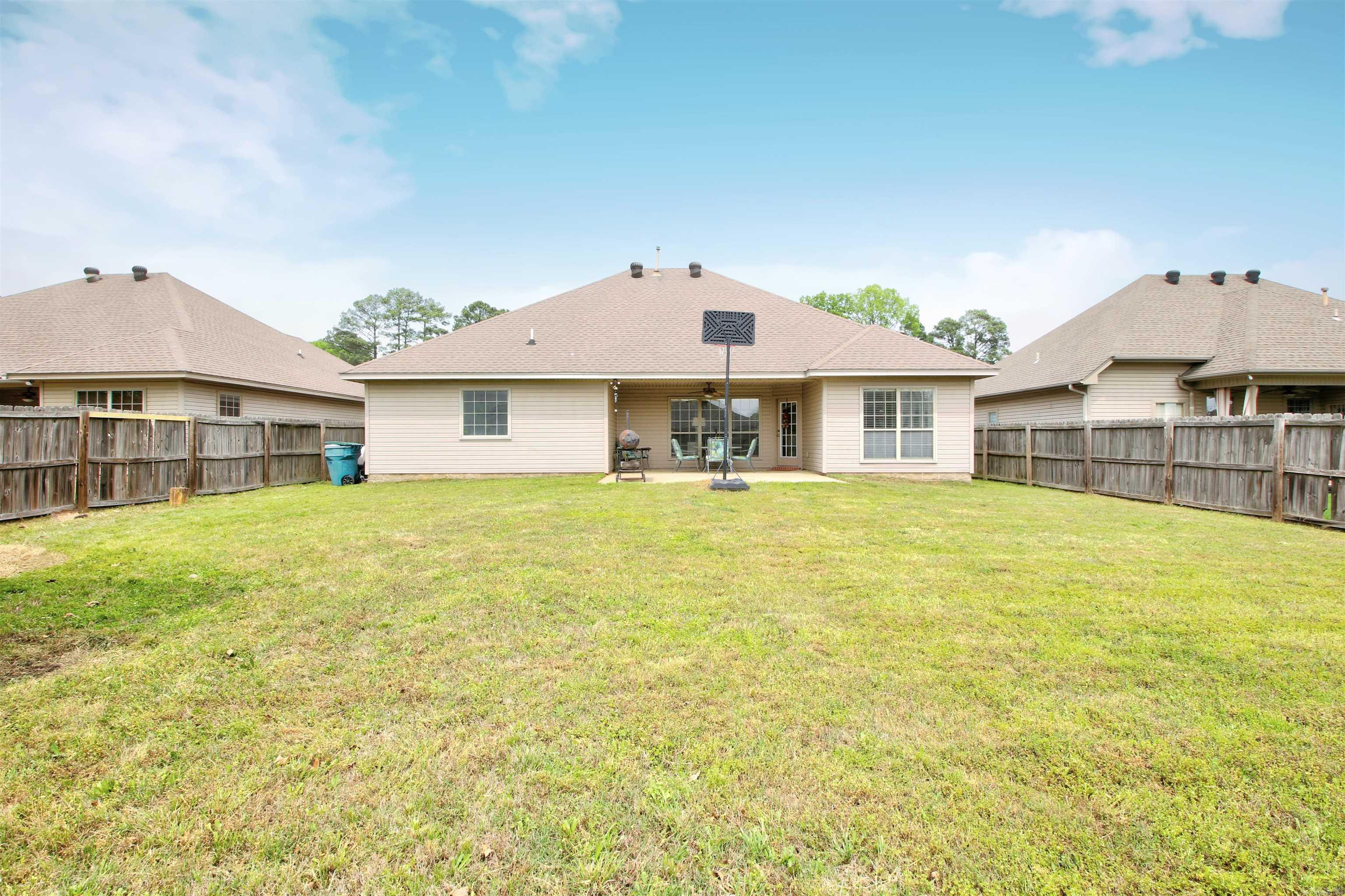 BENTLEY COURT - Residential