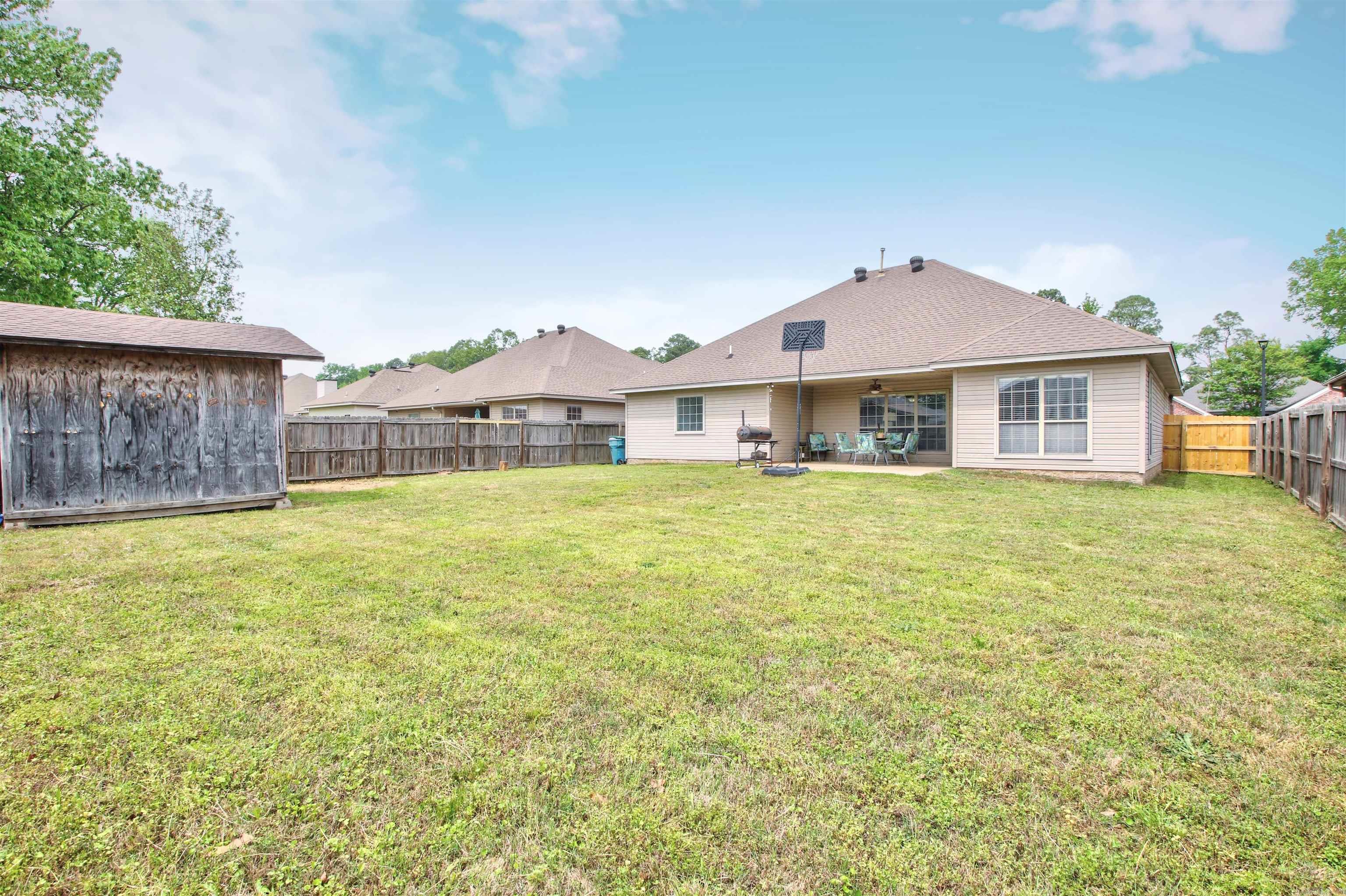 BENTLEY COURT - Residential