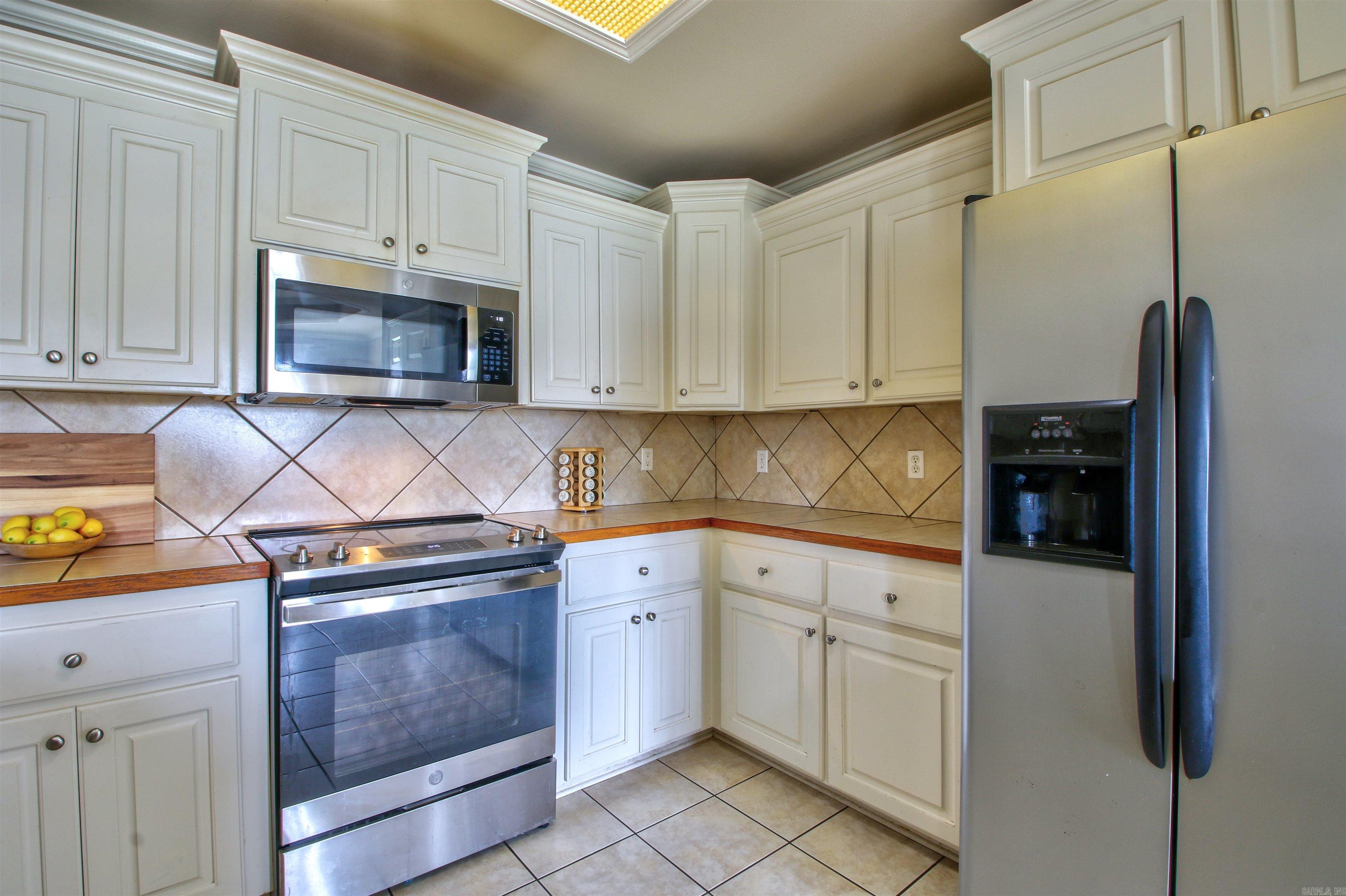 BENTLEY COURT - Residential