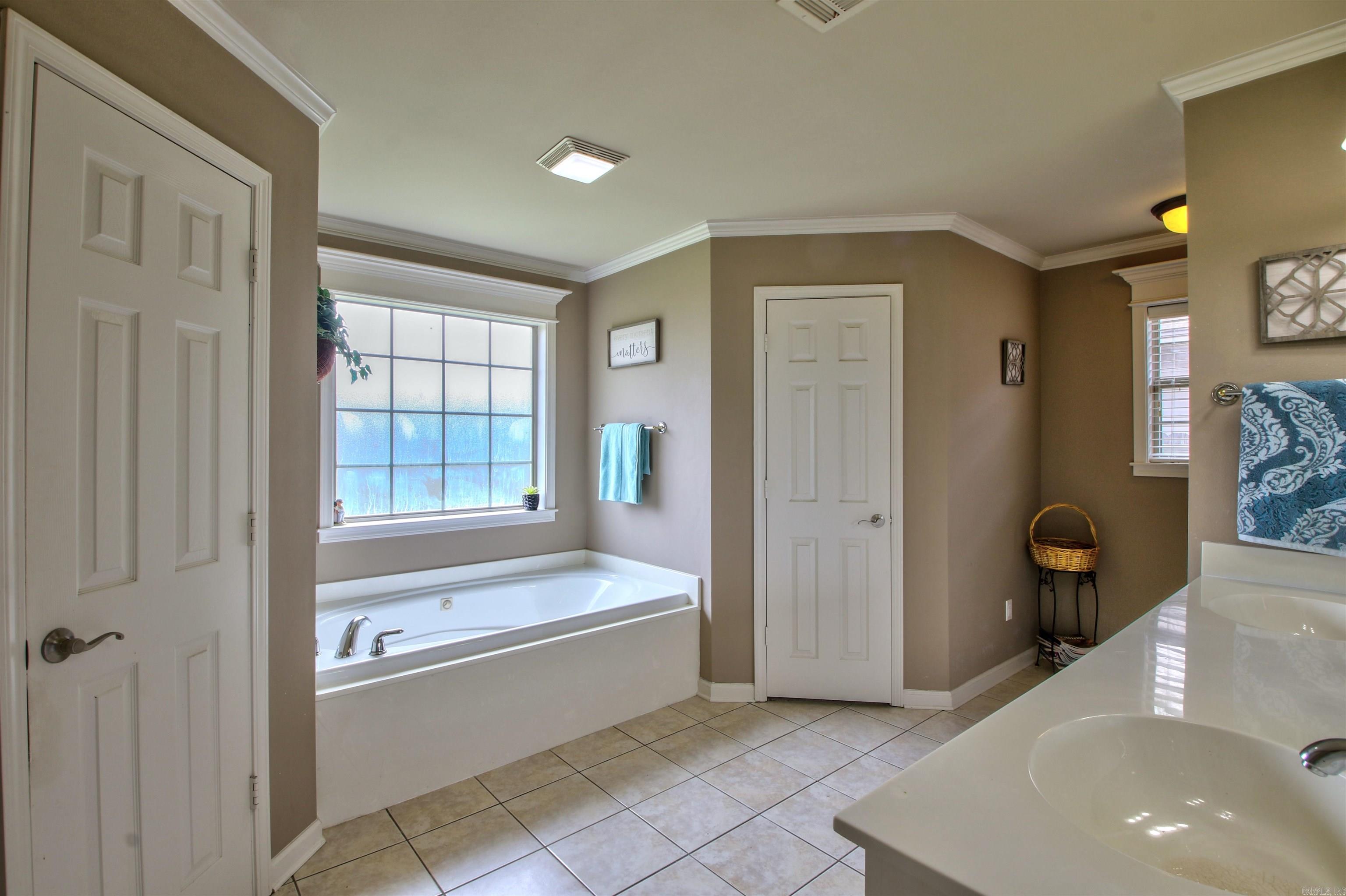 BENTLEY COURT - Residential