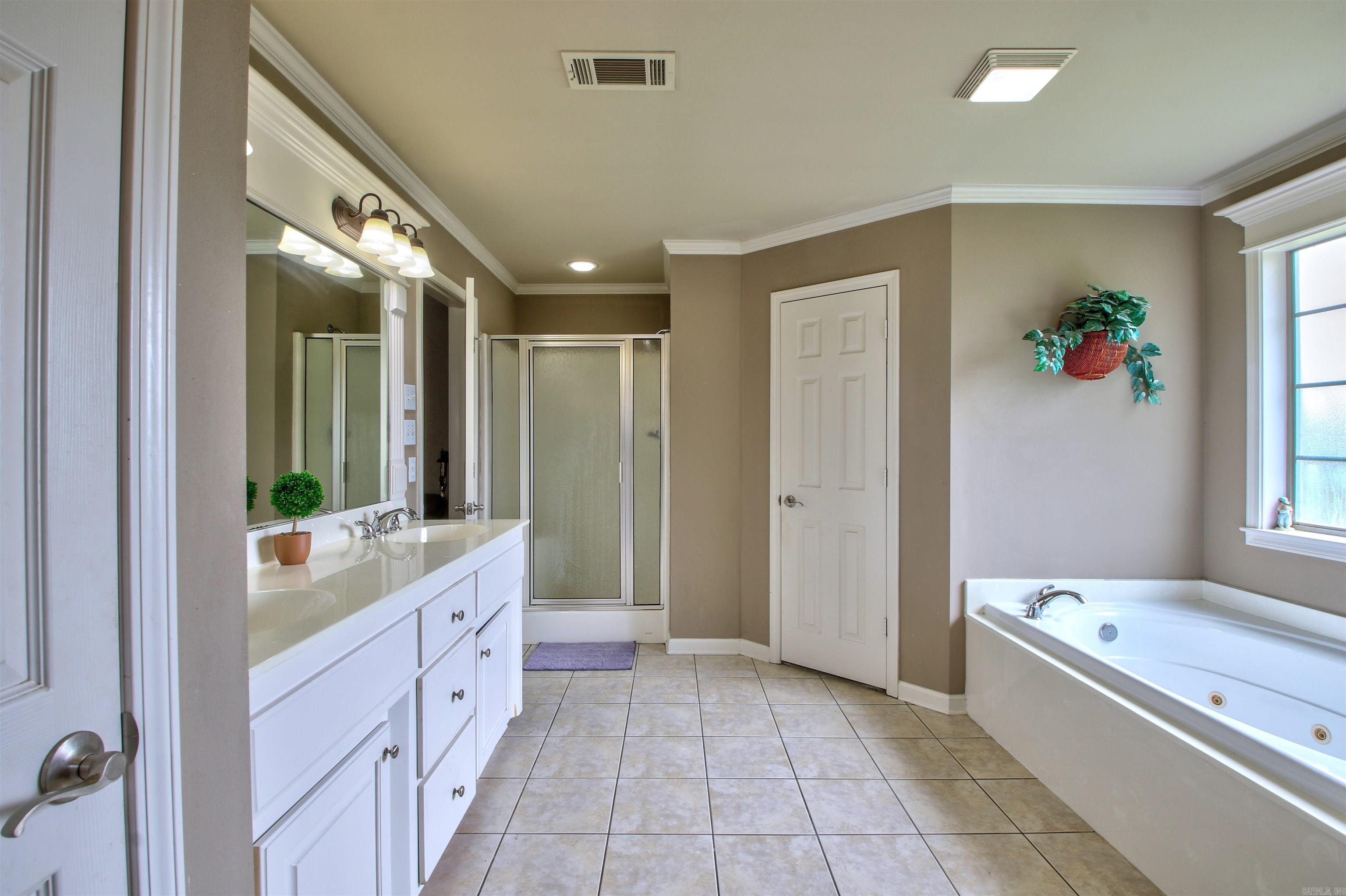 BENTLEY COURT - Residential