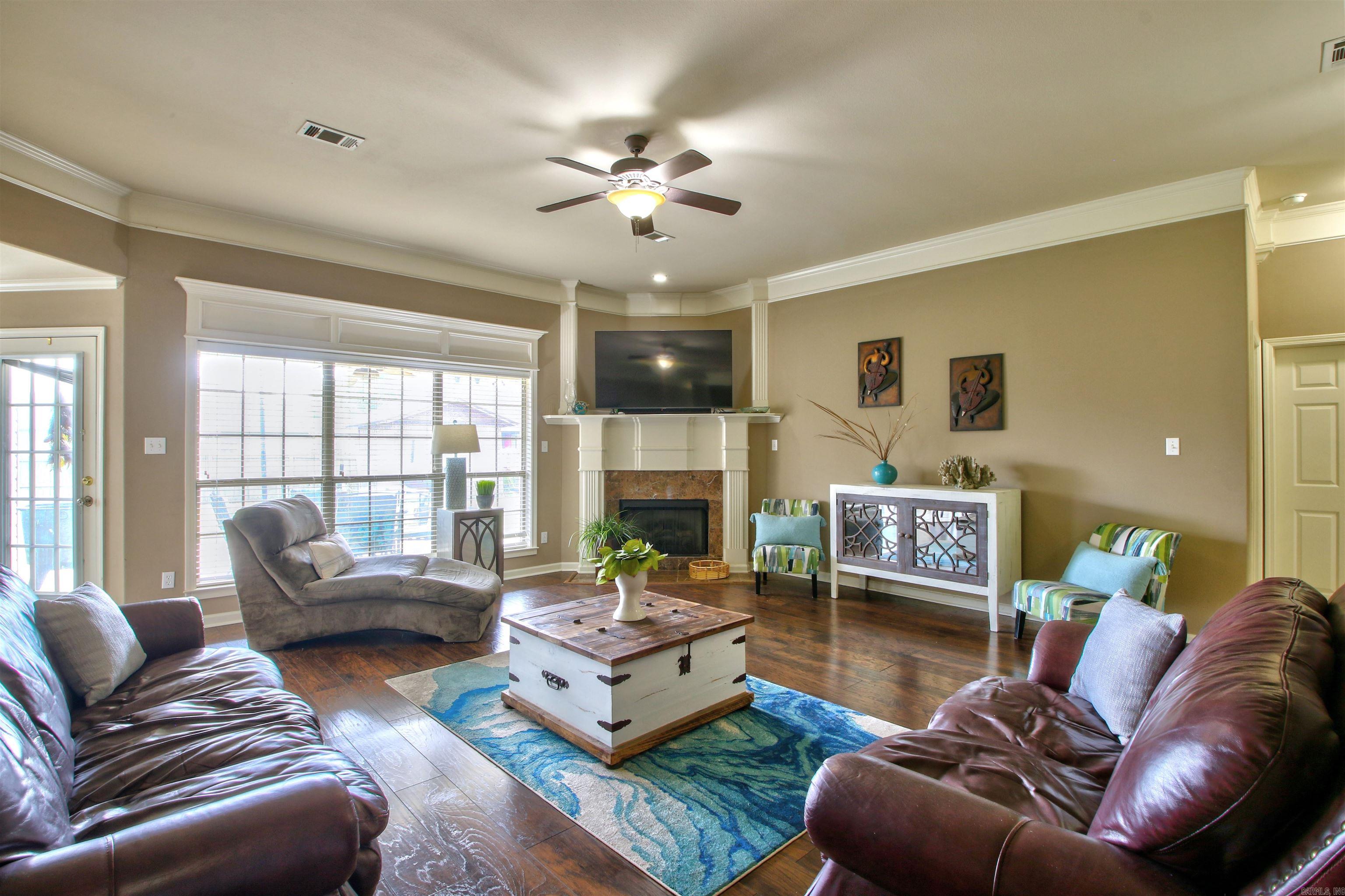 BENTLEY COURT - Residential