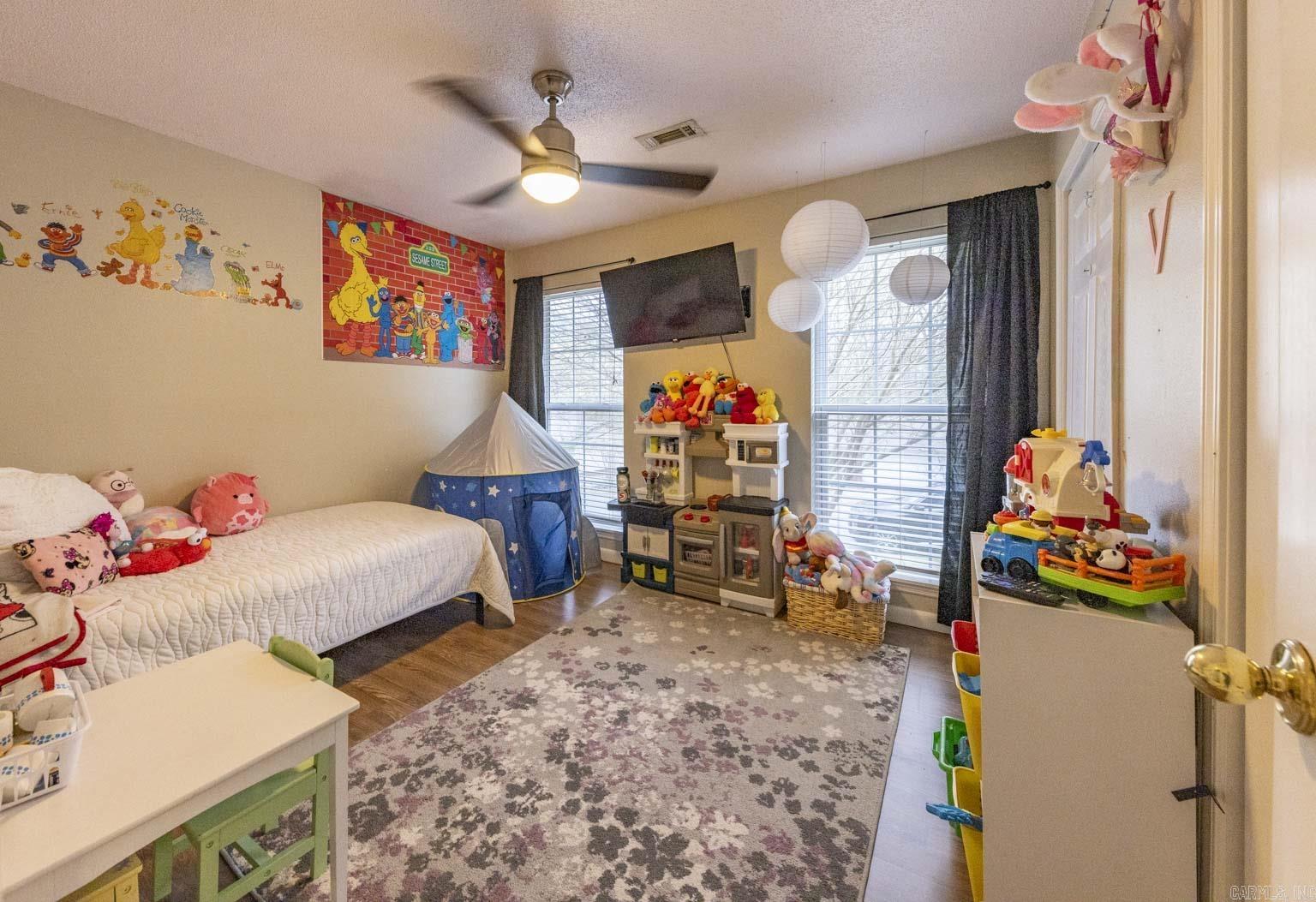 HIDDEN VALLEY - Residential