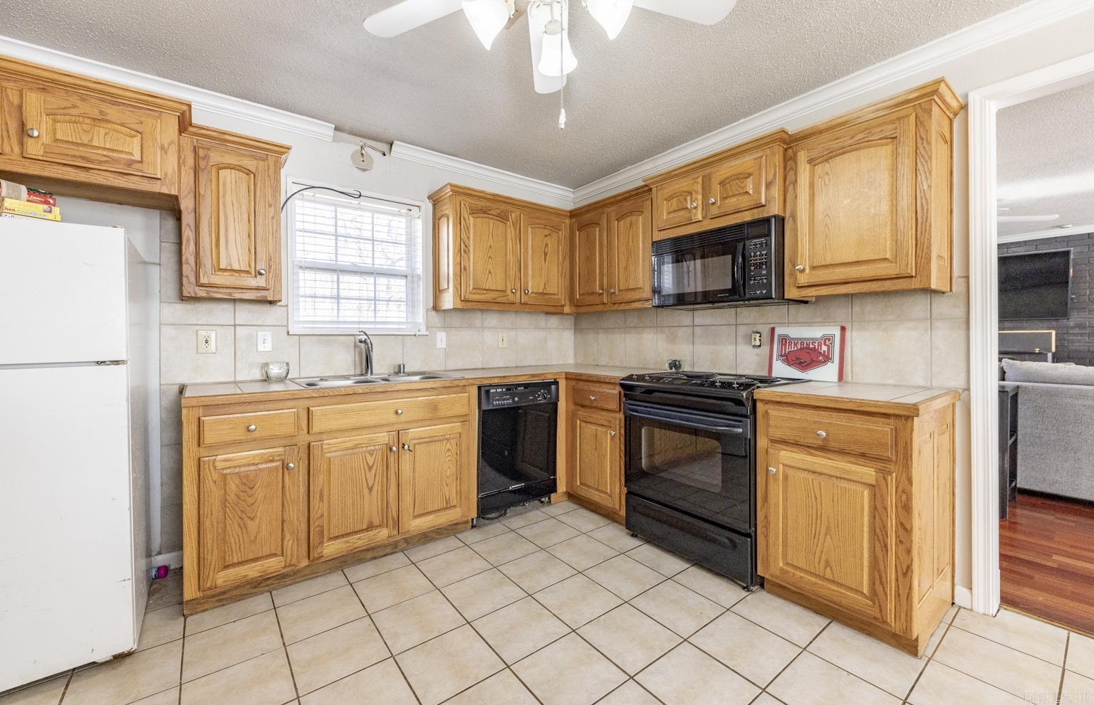 HIDDEN VALLEY - Residential